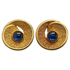 Steven Battelle 0.8 Carats Blue Sapphire Cabochon 22K Gold Post Earrings