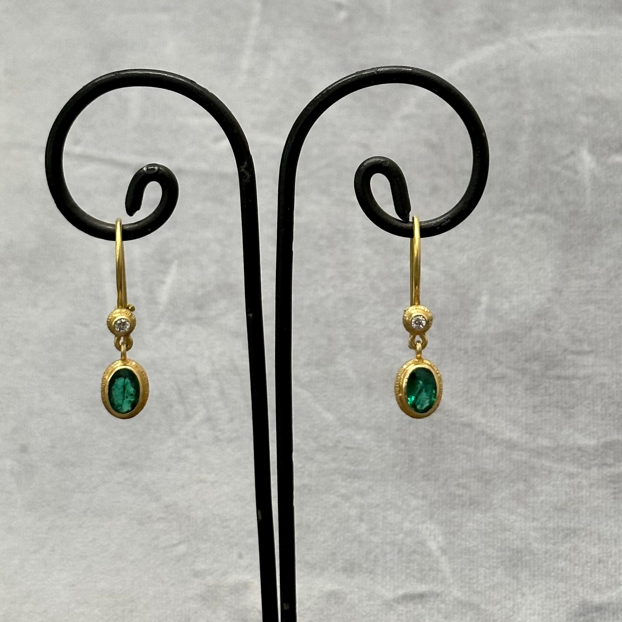 Steven Battelle 0.9 Carats Emerald Diamond 18K Gold Wire Earrings For Sale 4