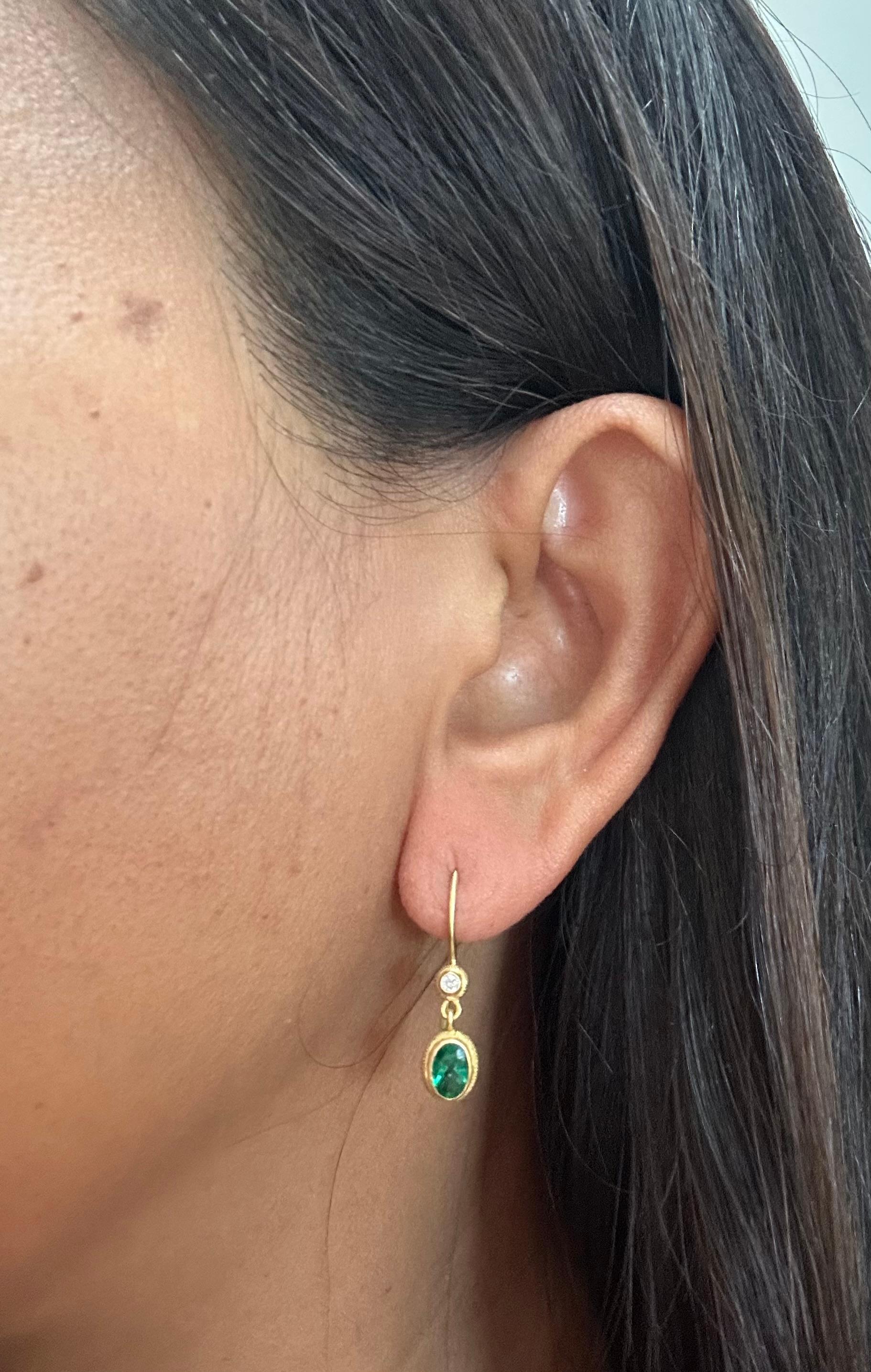 Steven Battelle 0.9 Carats Emerald Diamond 18K Gold Wire Earrings For Sale 5