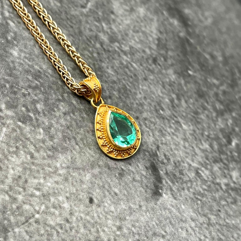 Steven Battelle 1.0 Carats Columbian Emerald Granulated 22K Gold Pendant For Sale 6