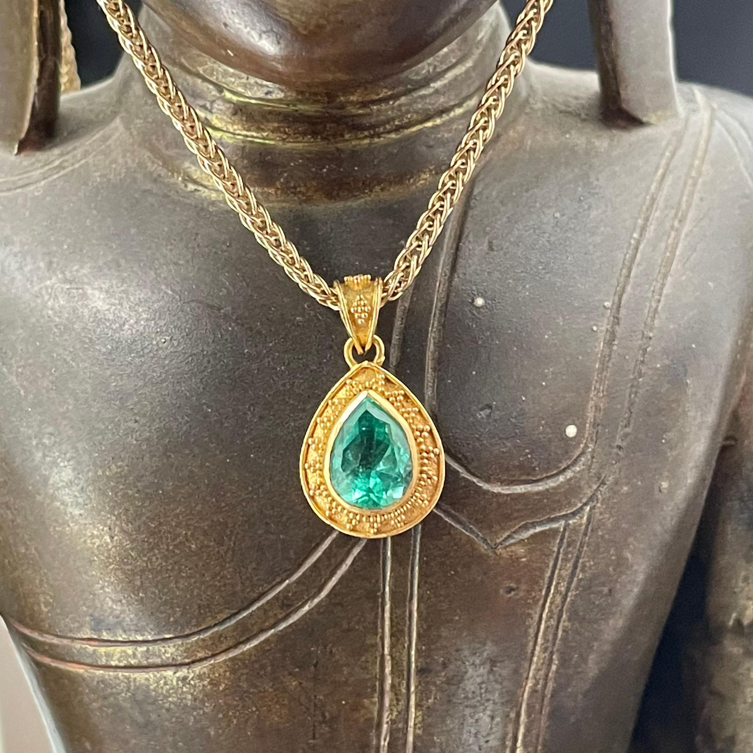Contemporary Steven Battelle 1.0 Carats Columbian Emerald Granulated 22K Gold Pendant