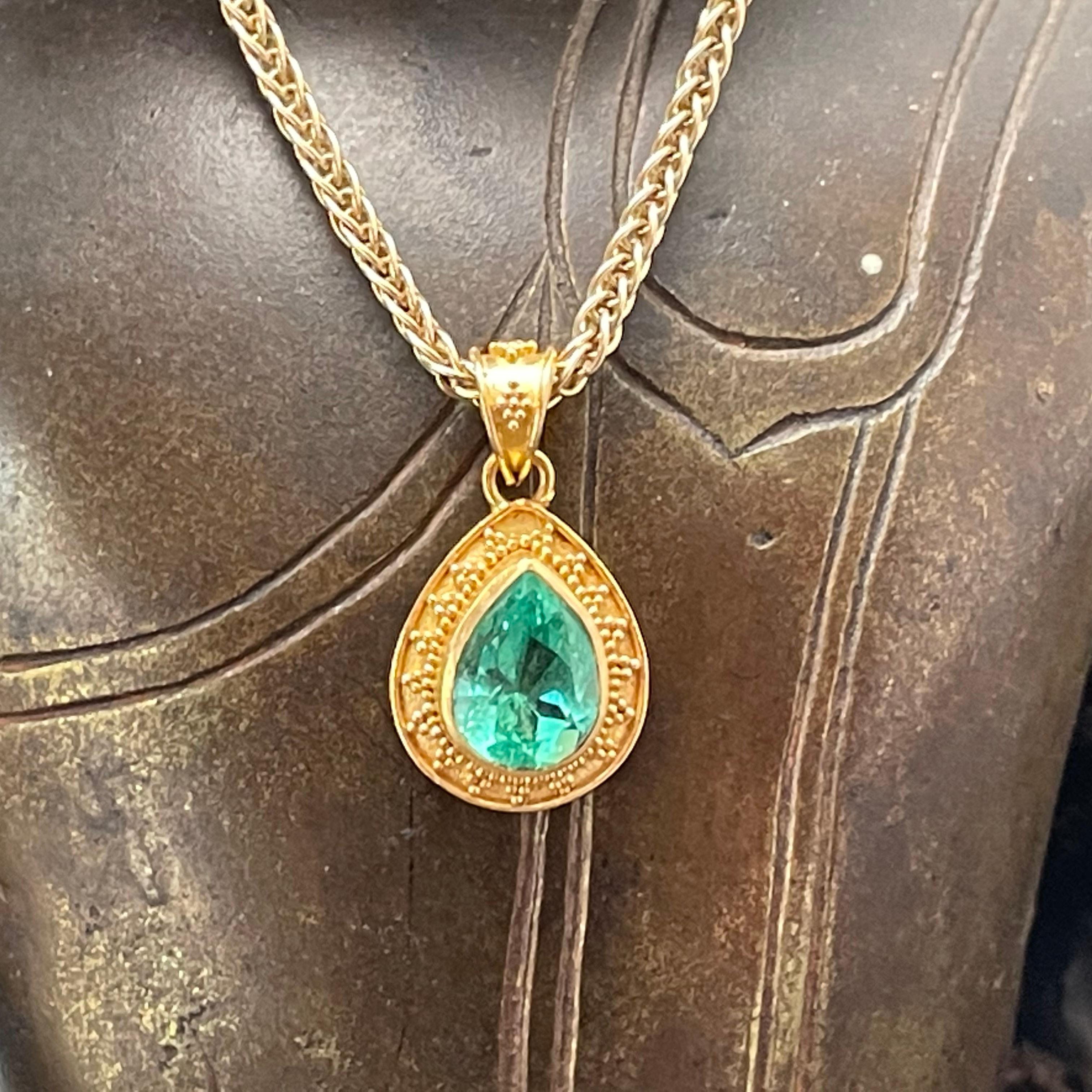 Steven Battelle 1.0 Carats Columbian Emerald Granulated 22K Gold Pendant In New Condition In Soquel, CA