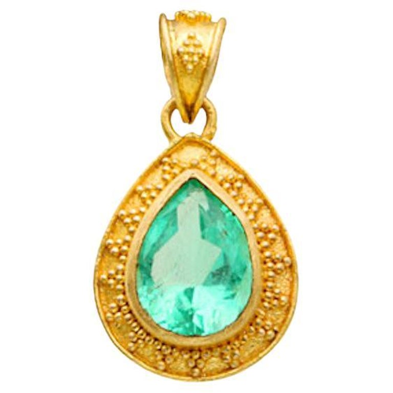 Steven Battelle 1.0 Carats Columbian Emerald Granulated 22K Gold Pendant For Sale