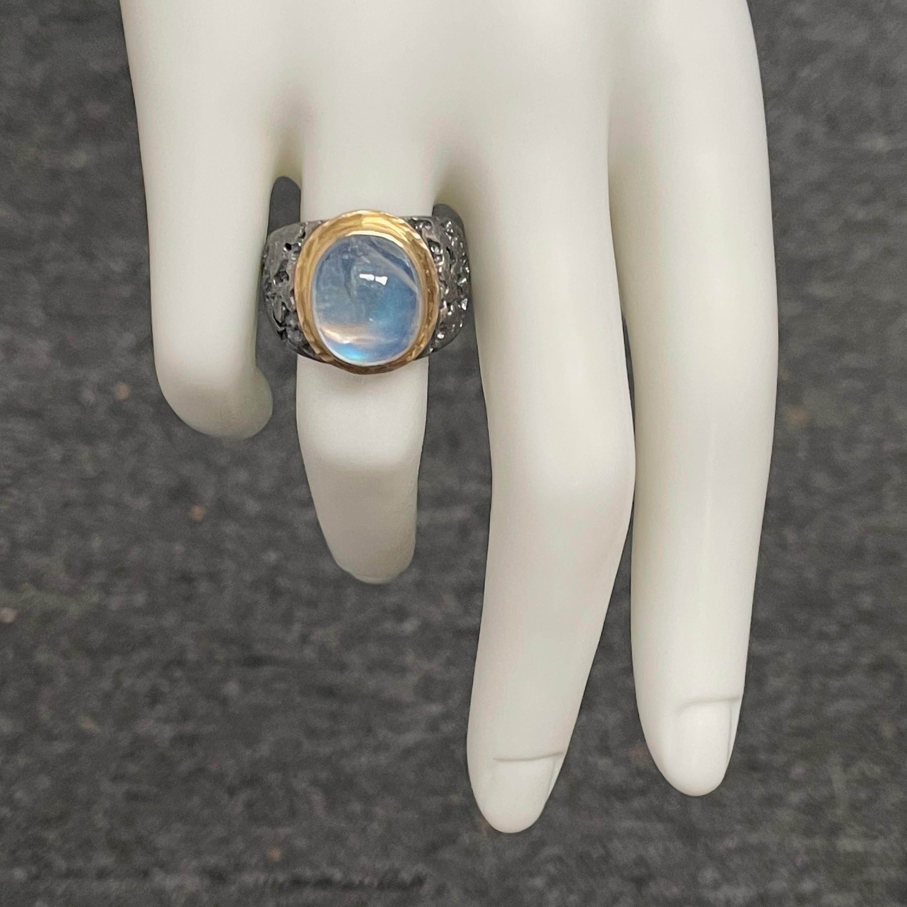 Steven Battelle 10 Carats Rainbow Moonstone Oxidized Silver 18K Gold Ring In New Condition In Soquel, CA