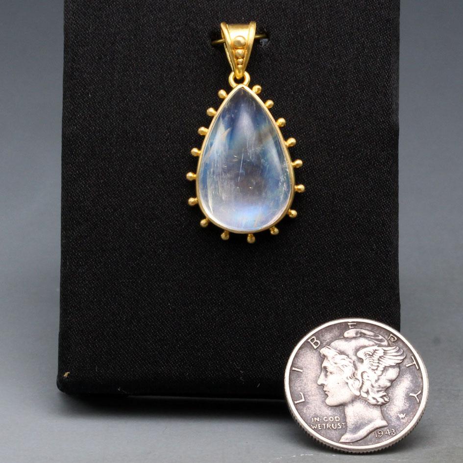 Steven Battelle 10.0 Carat Rainbow Moonstone Cabochon 18k Gold Pendant For Sale 4