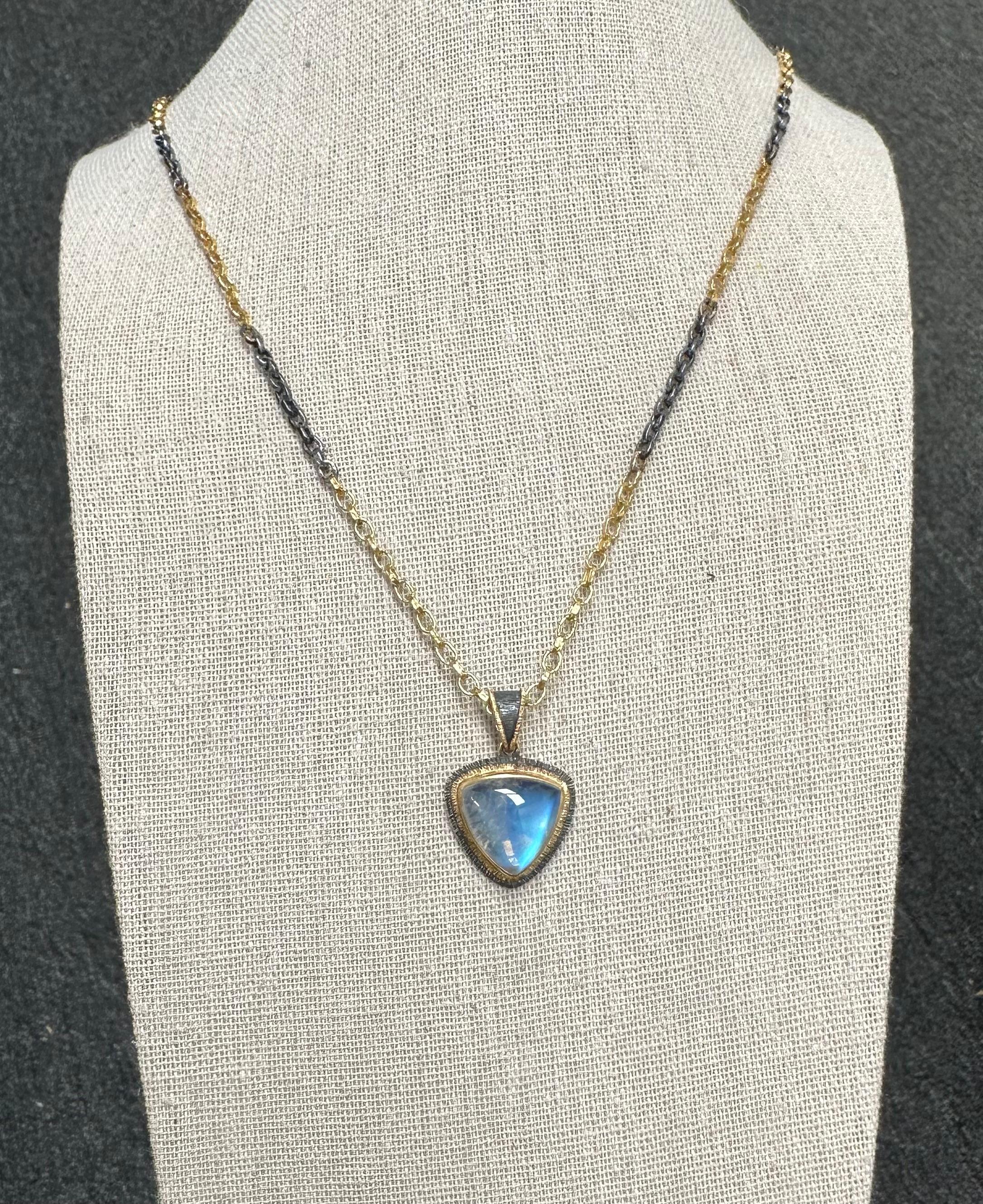 Steven Battelle 10.2 Carats Rainbow Moonstone Silver/18K Pendant With Chain For Sale 5
