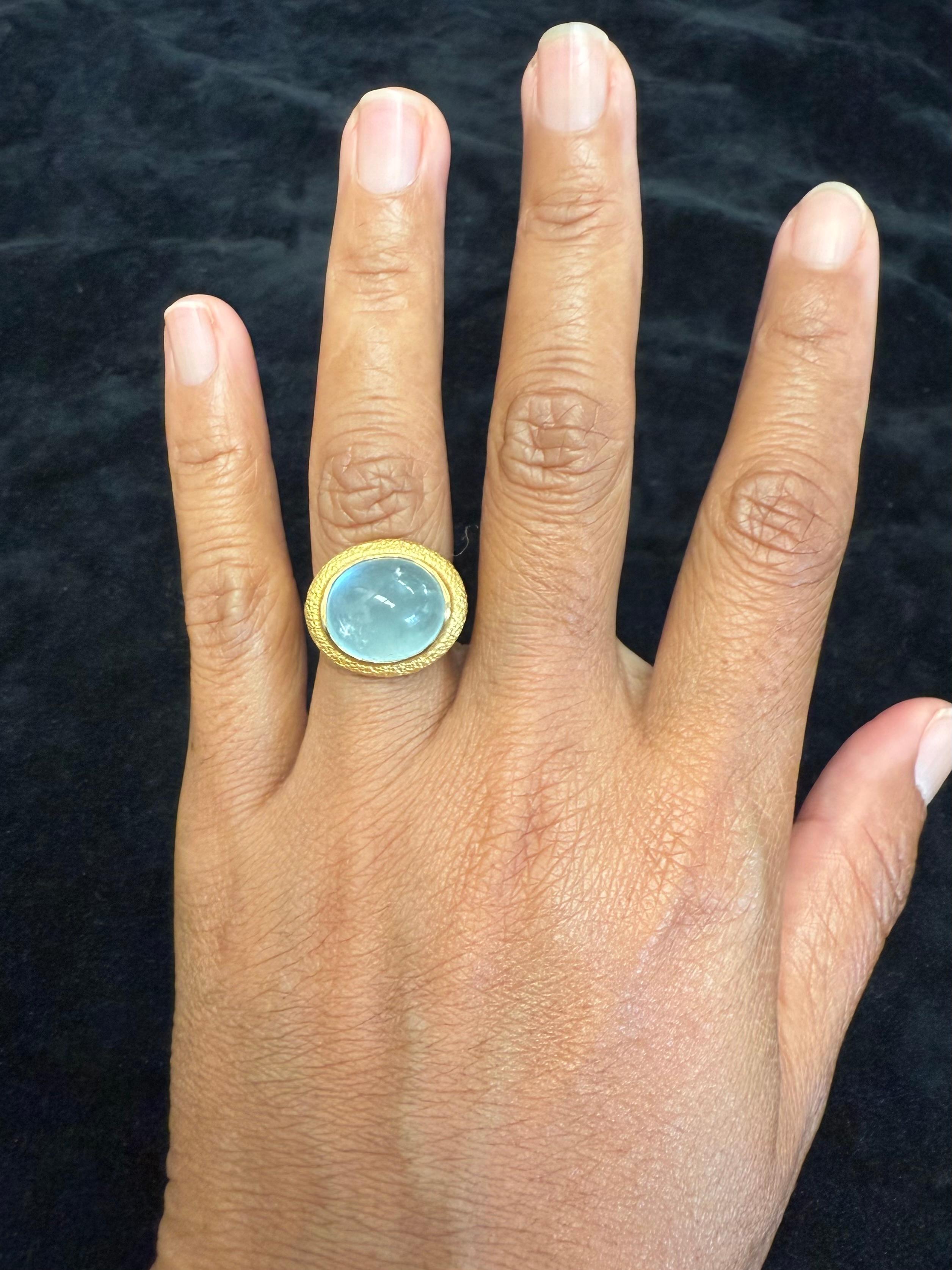 Contemporain Bague en or 22K Steven Battelle Aigue-marine cabochon 10,4 carats en vente