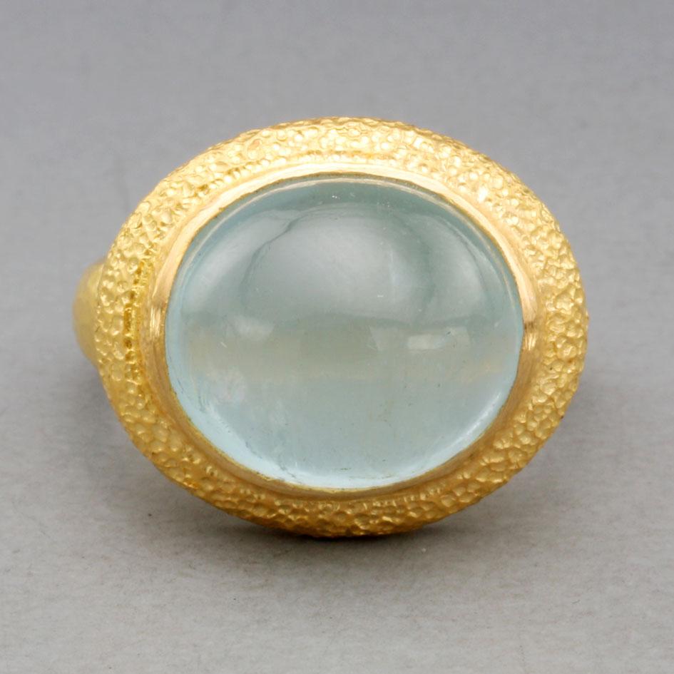 Taille cabochon Bague en or 22K Steven Battelle Aigue-marine cabochon 10,4 carats en vente