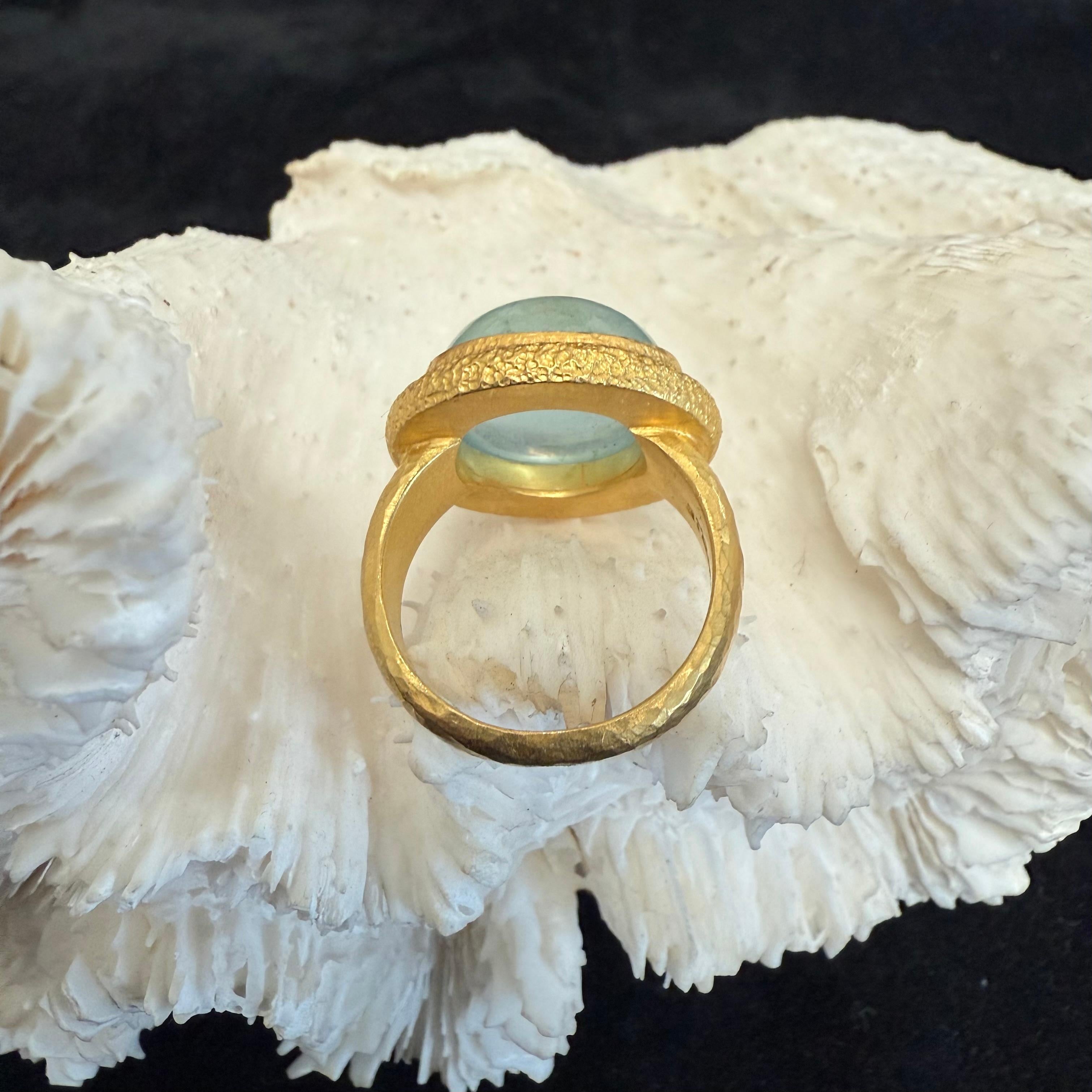 Bague en or 22K Steven Battelle Aigue-marine cabochon 10,4 carats en vente 3