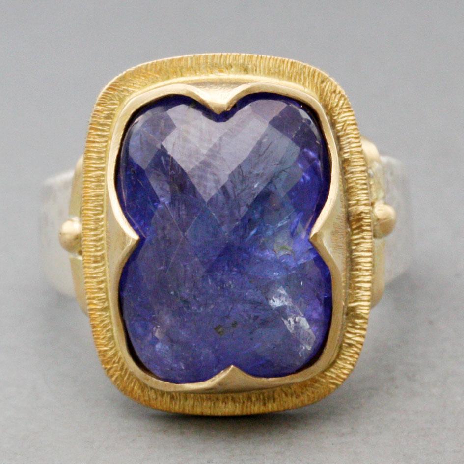 Contemporain Steven Battelle, bague en or 18 carats avec tanzanite de 10,7 carats en vente