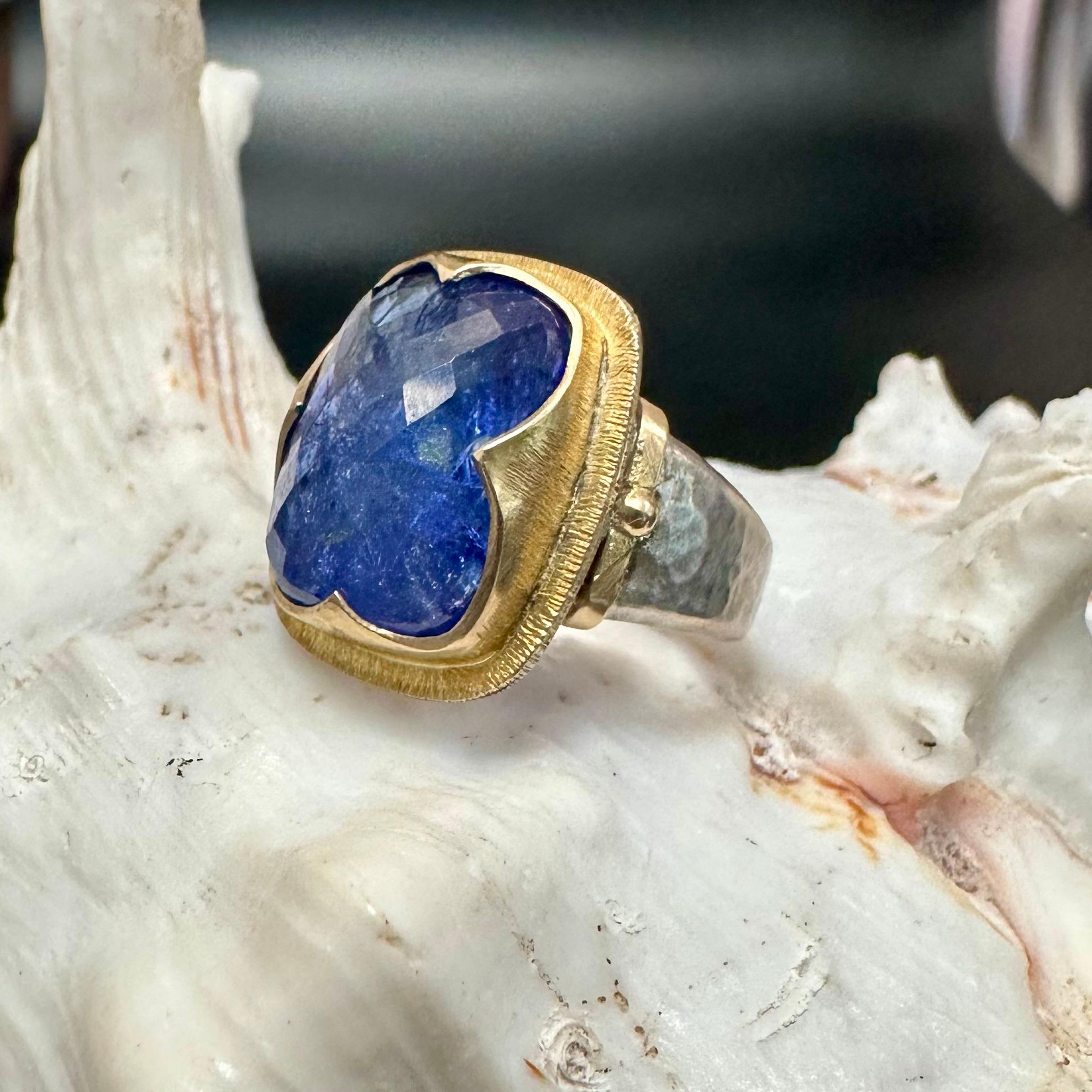 Steven Battelle, bague en or 18 carats avec tanzanite de 10,7 carats en vente 1
