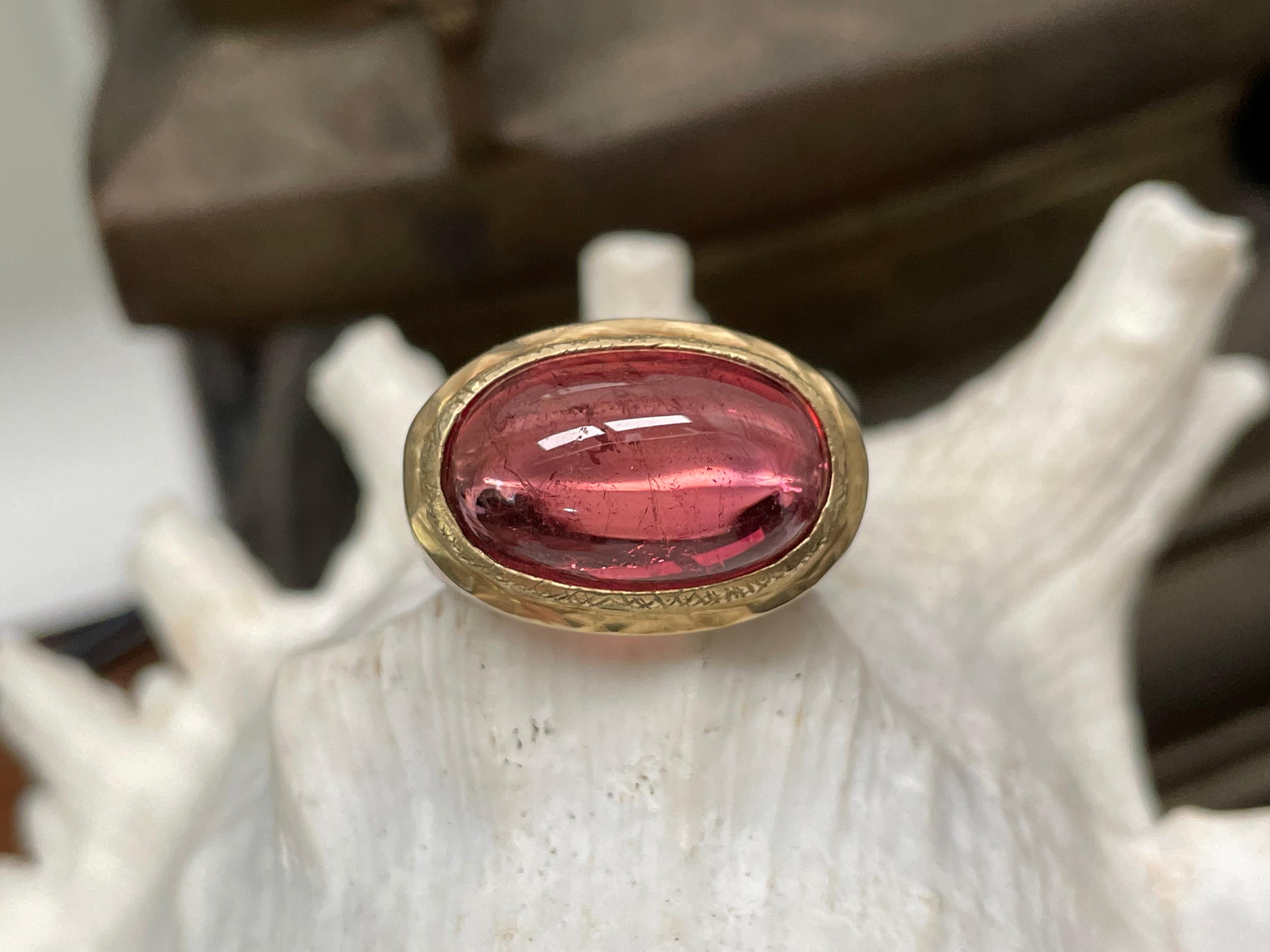 Cabochon Steven Battelle 10.8 Carats Pink Tourmaline Silver/18K Gold Ring