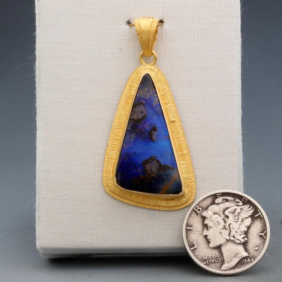 Steven Battelle 10.9 Carats Australian Boulder Opal 18K Gołd Pendant In New Condition For Sale In Soquel, CA
