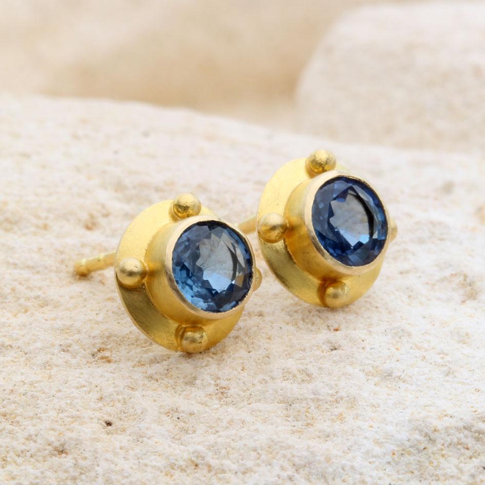 Contemporain Steven Battelle - Boucles d'oreilles or 18K saphir bleu 1,1 carats en vente