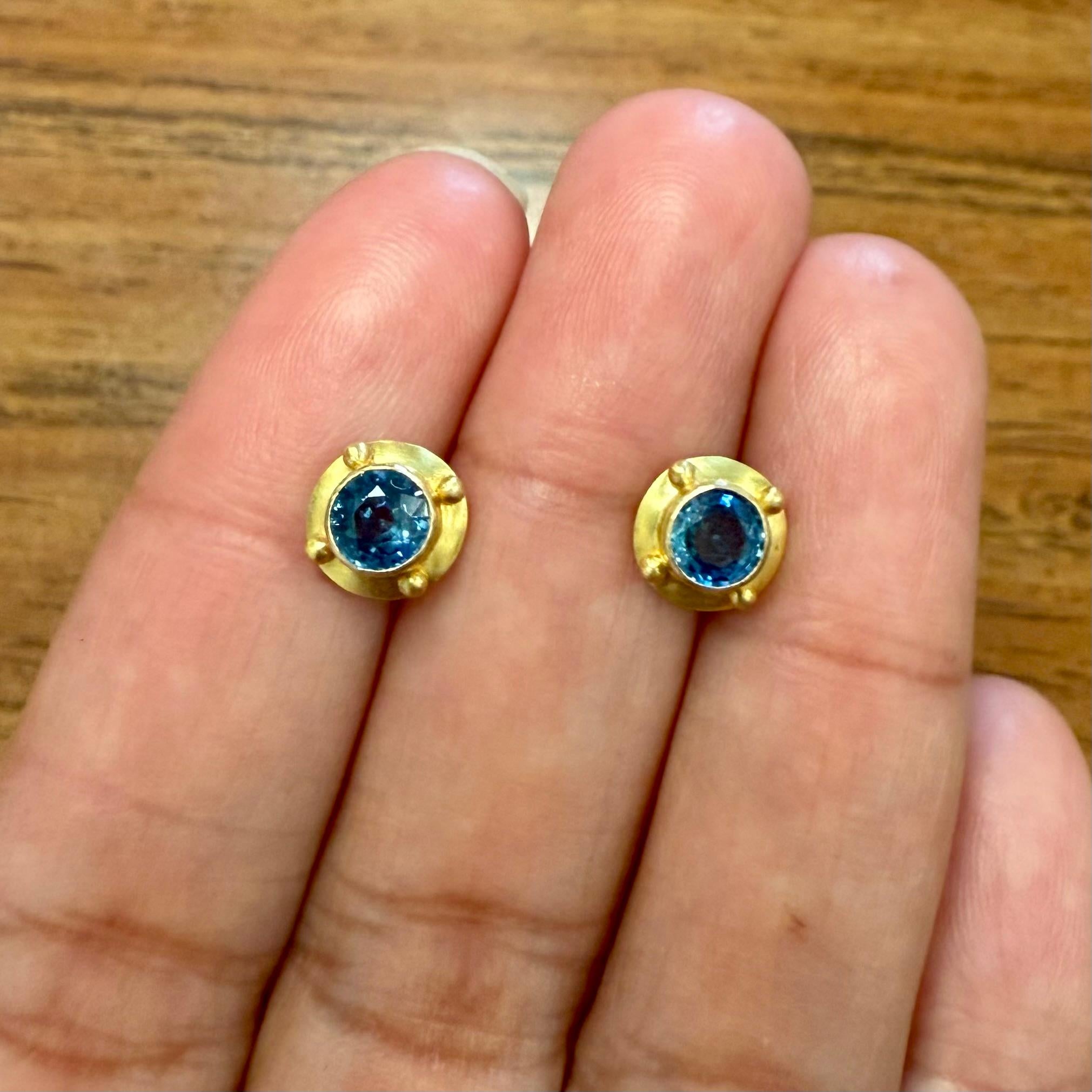 Steven Battelle - Boucles d'oreilles or 18K saphir bleu 1,1 carats en vente 3