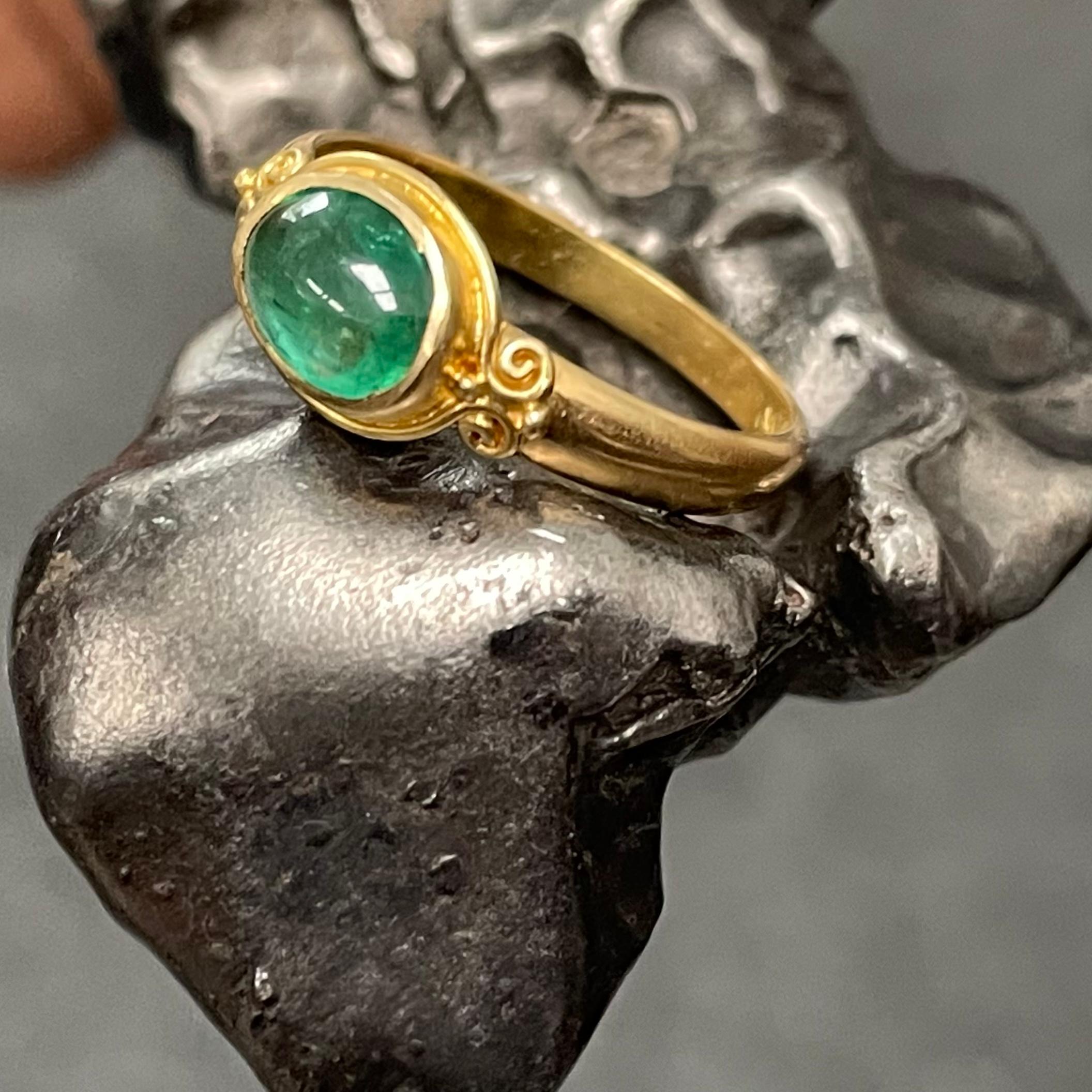 Steven Battelle 1.1 Carats Cabochon Emerald 18K Gold Ring 2