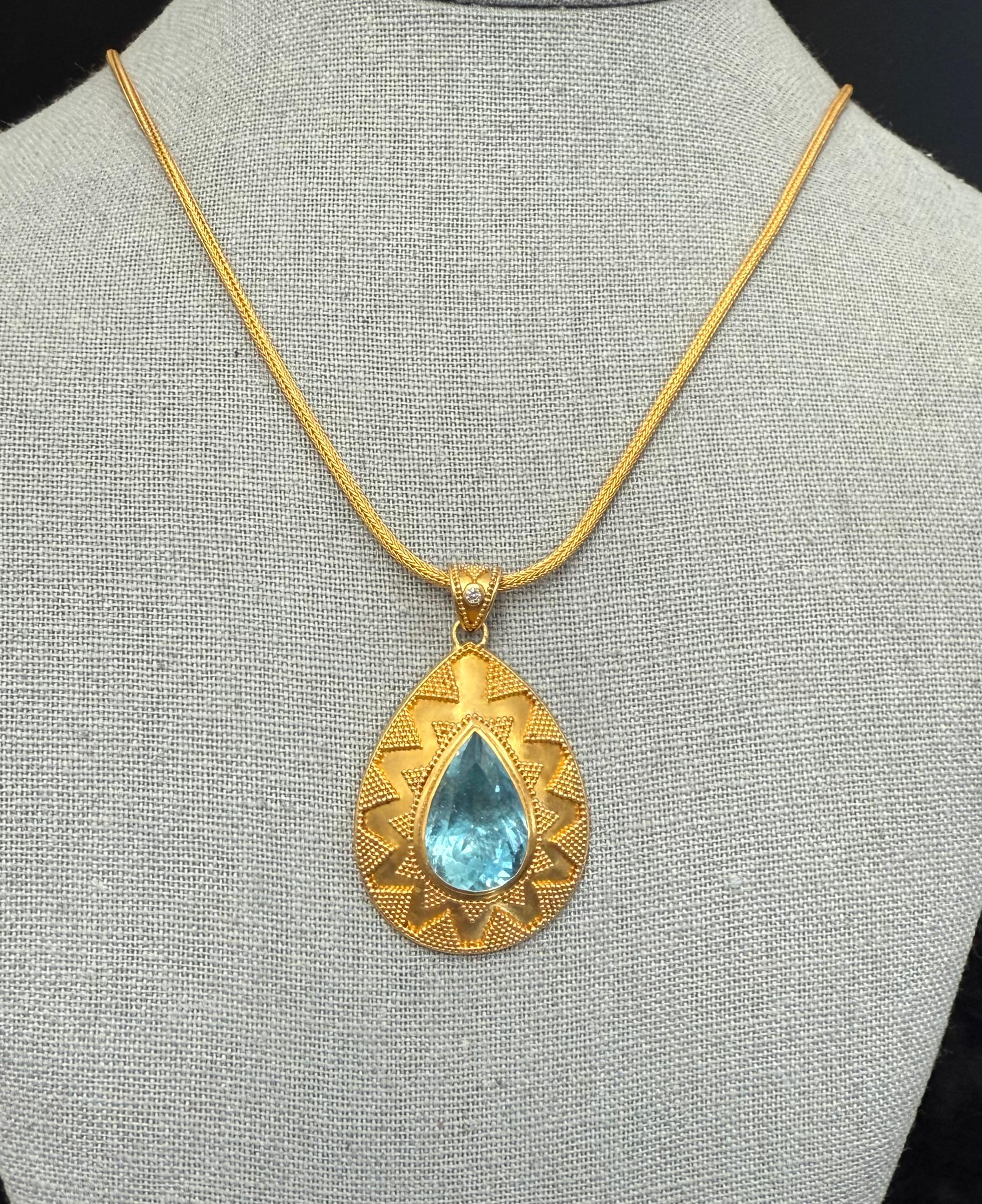 Ciondolo in oro 22K con diamante e acquamarina da 11,2 carati di Steven Battelle In condizioni Nuovo in vendita a Soquel, CA