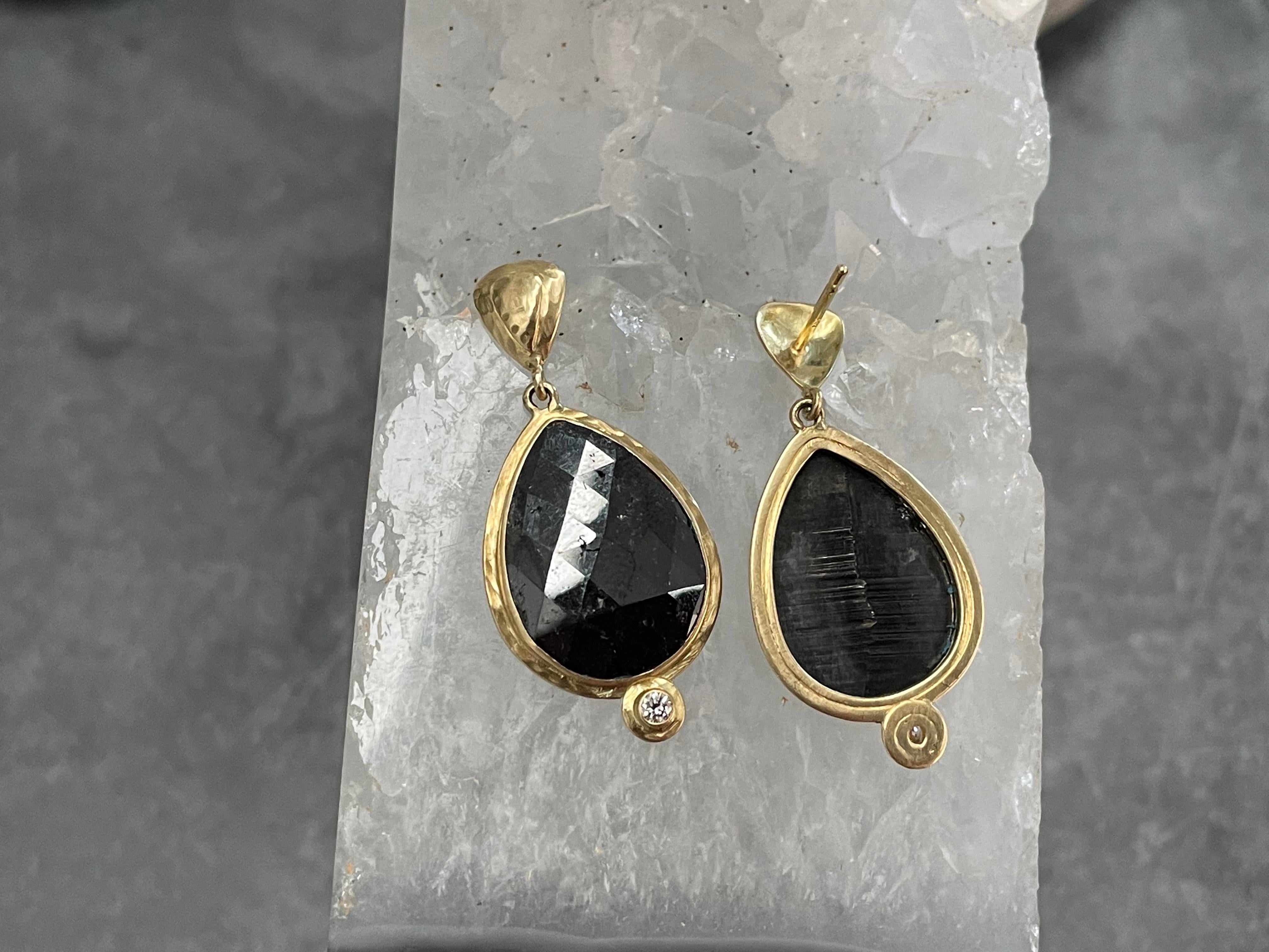 Boucles d'oreilles en or 18 carats Steven Battelle 11,2 carats grand diamant noir en vente 1