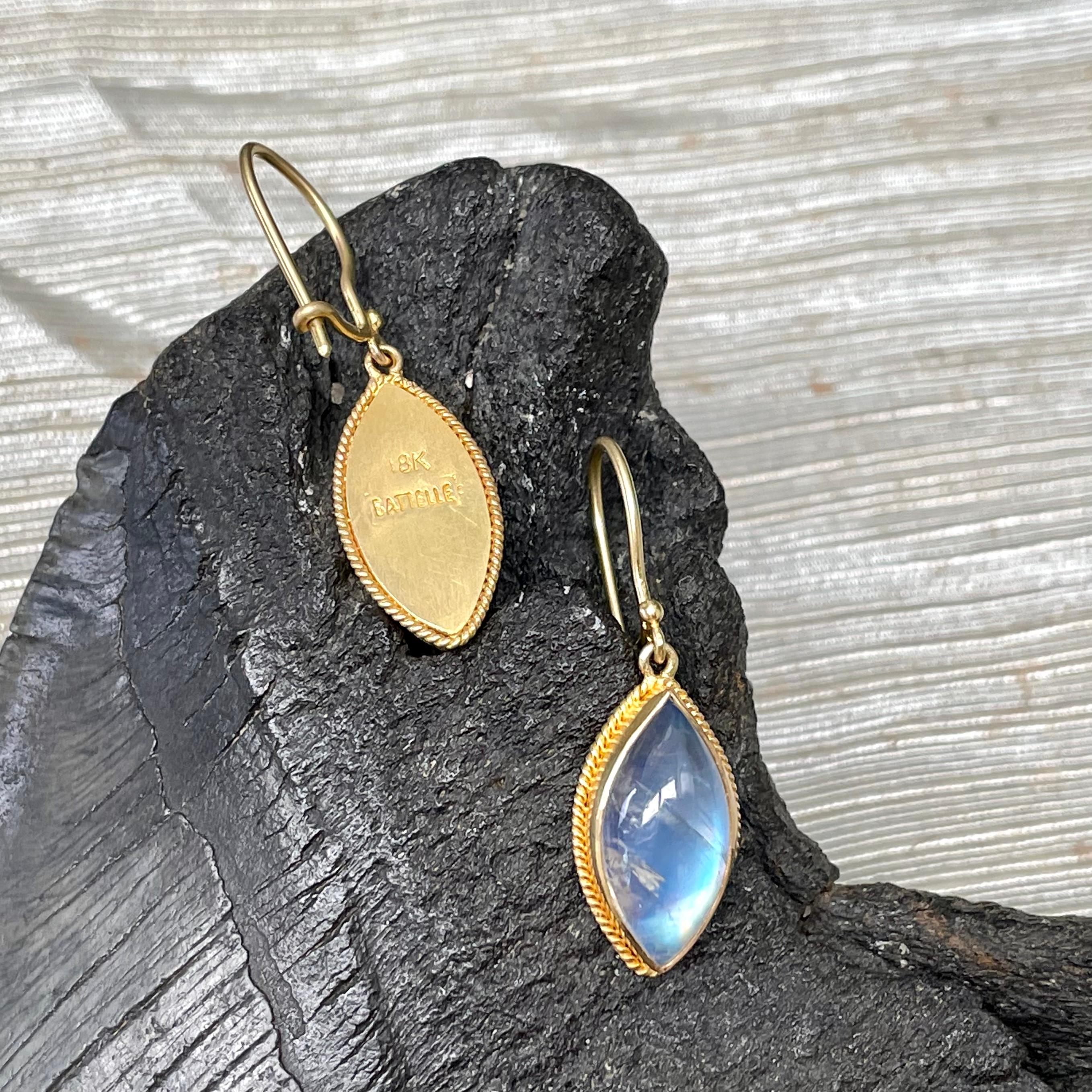 Steven Battelle 11.3 Carats Rainbow Moonstone 18K Gold Wire Earrings In New Condition For Sale In Soquel, CA