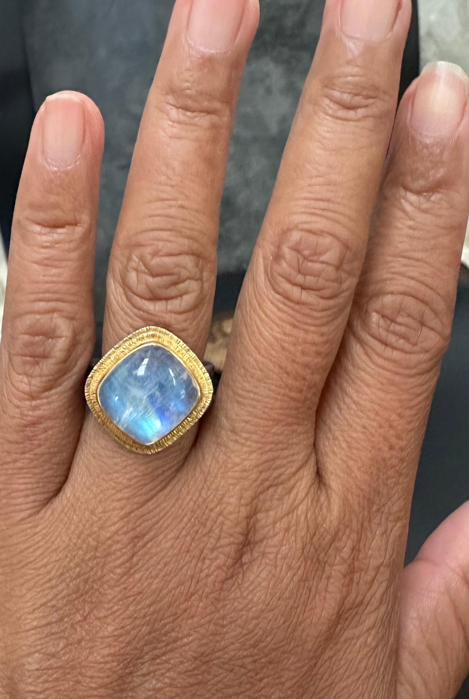 Steven Battelle 11,4 Karat Regenbogen Mondstein 18K Gold/oxidiertes Silber Ring im Angebot 3