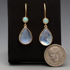 Steven Battelle 11,5 Karat Regenbogen Mondstein Äthiopischer Opal 18K Gold Ohrringe