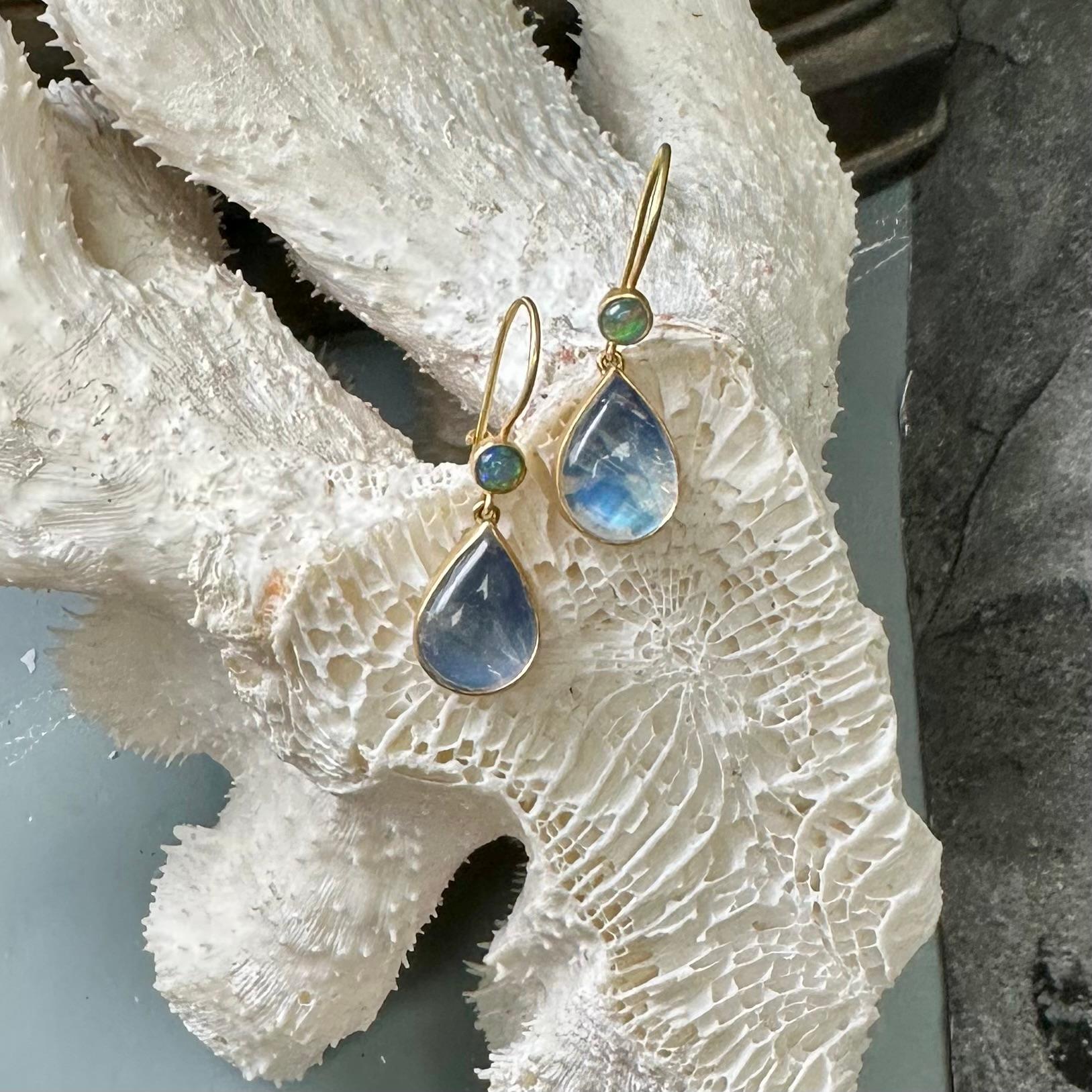 Steven Battelle 11.5 Carats Rainbow Moonstone Ethiopian Opal 18K Gold Earrings In New Condition For Sale In Soquel, CA