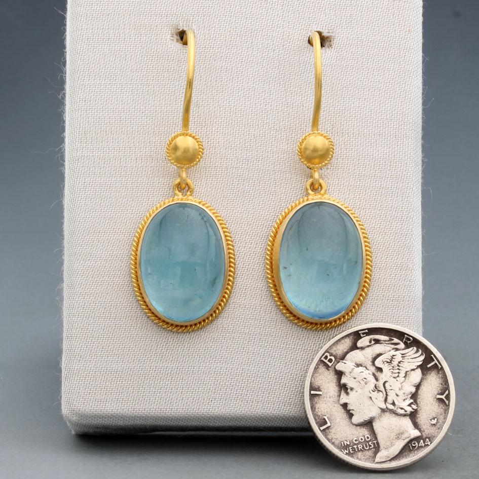 Steven Battelle 11.8 Carats Cabochon Aquamarine 18K Gold Earrings In condizioni Nuovo in vendita a Soquel, CA