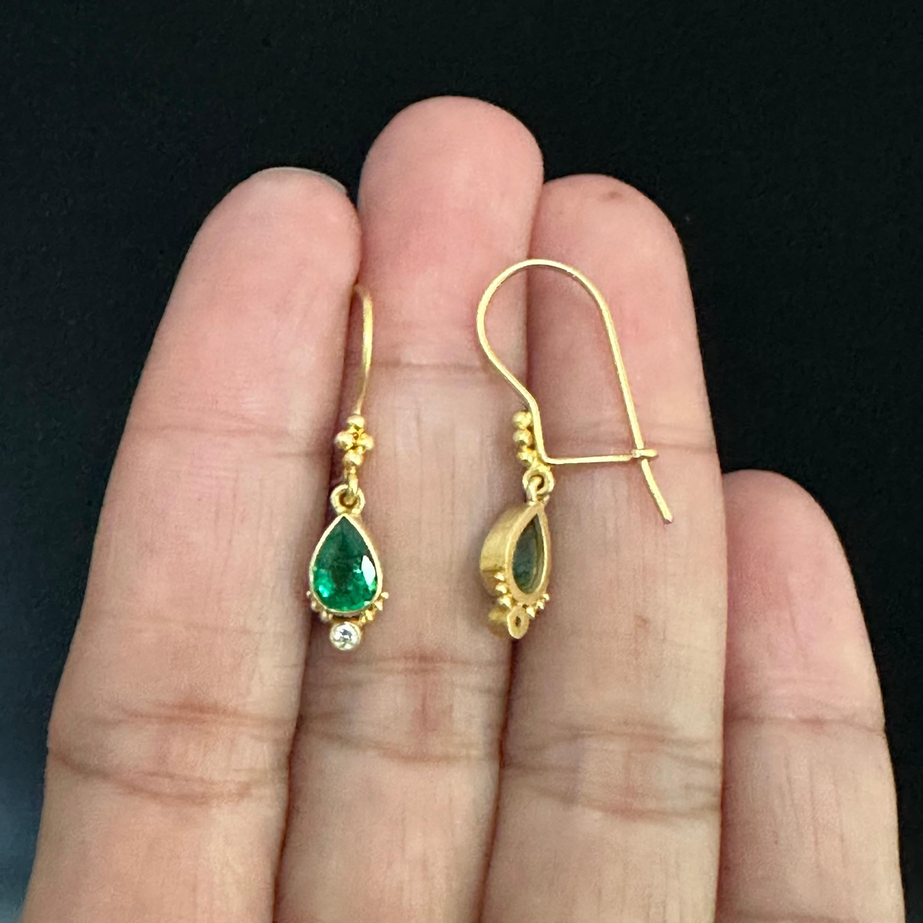 Steven Battelle 1.2 Carats Emerald Diamond 18k Gold Wire Earrings For Sale 5