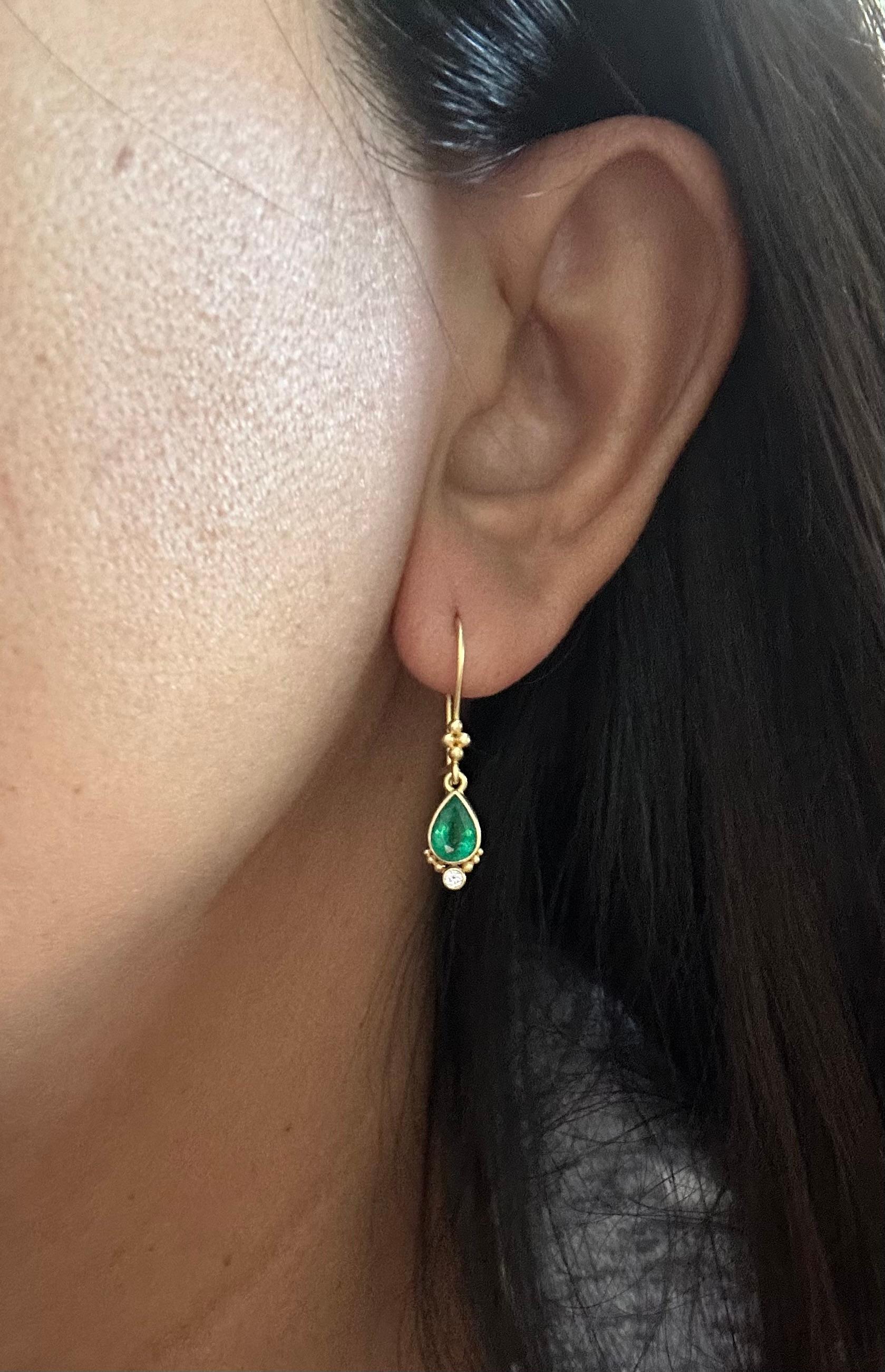 Steven Battelle 1.2 Carats Emerald Diamond 18k Gold Wire Earrings In New Condition For Sale In Soquel, CA