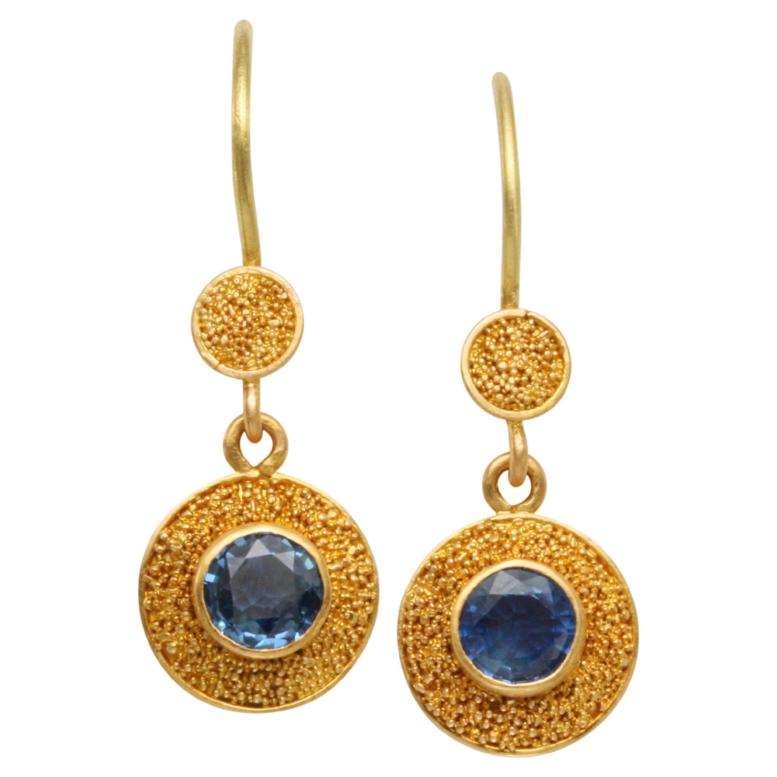 Steven Battelle 1.2 Carats Faceted Blue Sapphire 22K Gold Wire Earrings For Sale