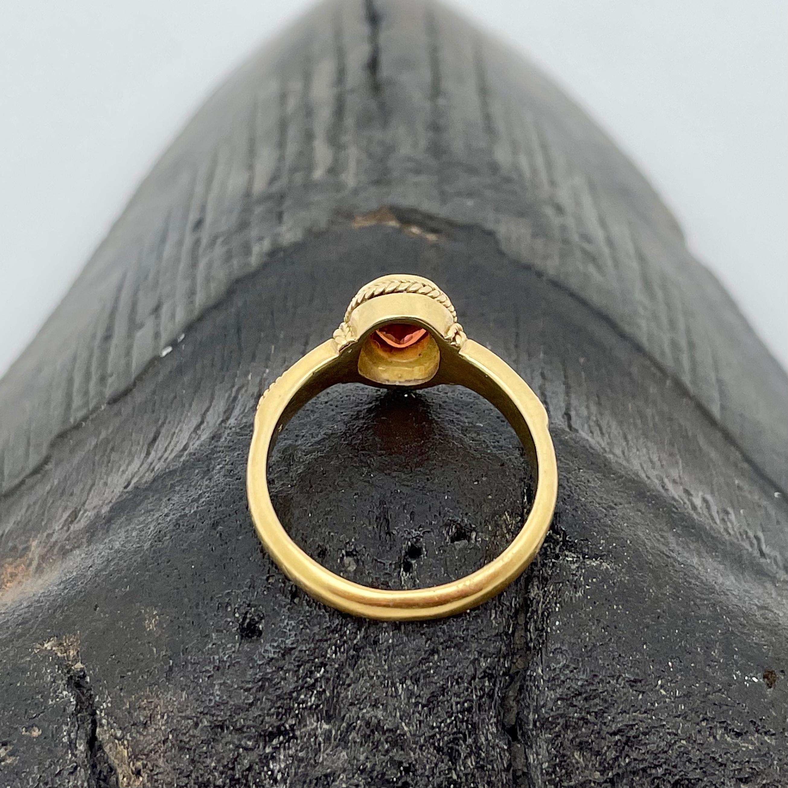 Women's or Men's Steven Battelle 1.2 Carats Fancy Sapphire 18K Gold Ring For Sale