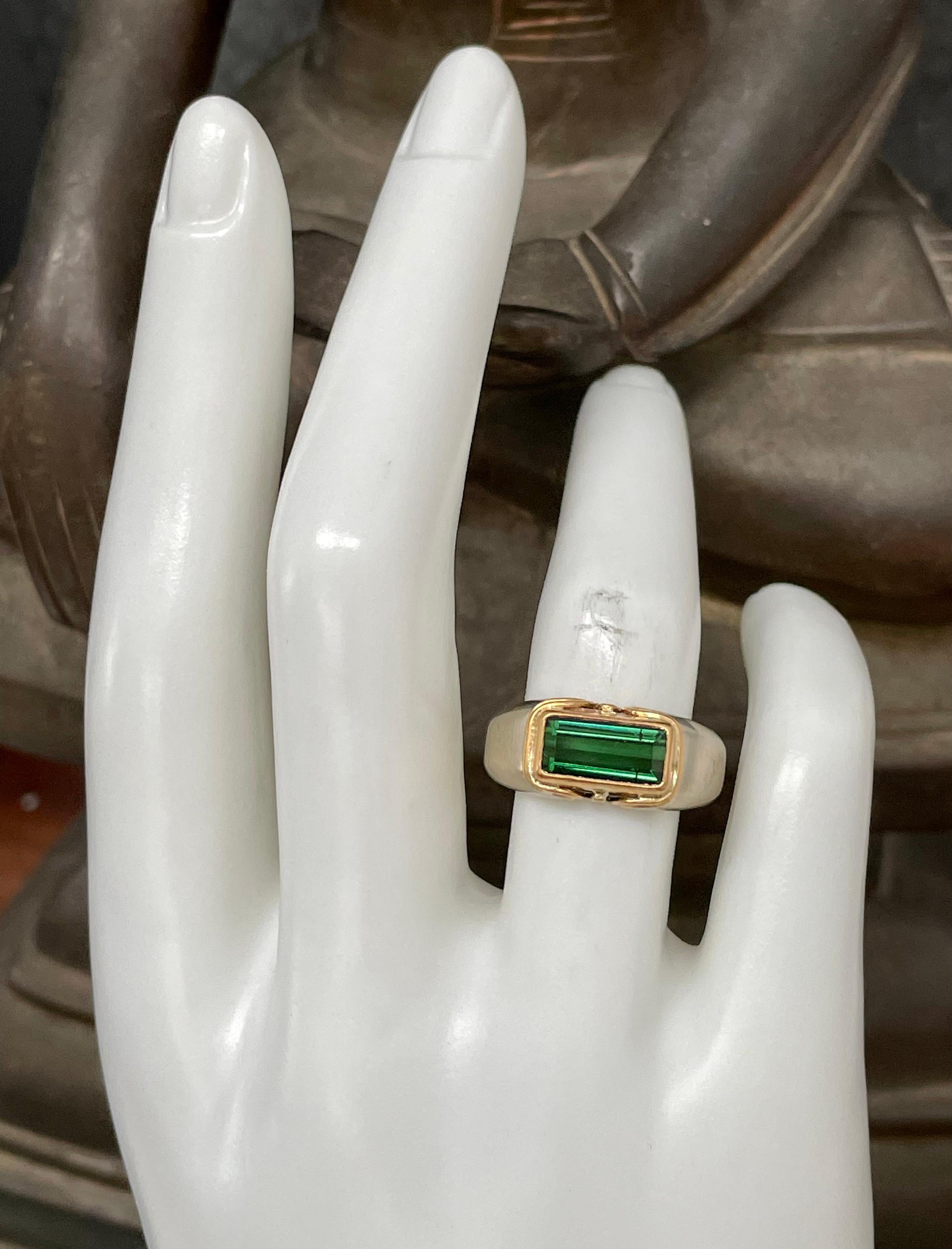 Contemporain Steven Battelle 1.2 Carats Green Tourmaline 18K Yellow 14K White Gold Ring en vente