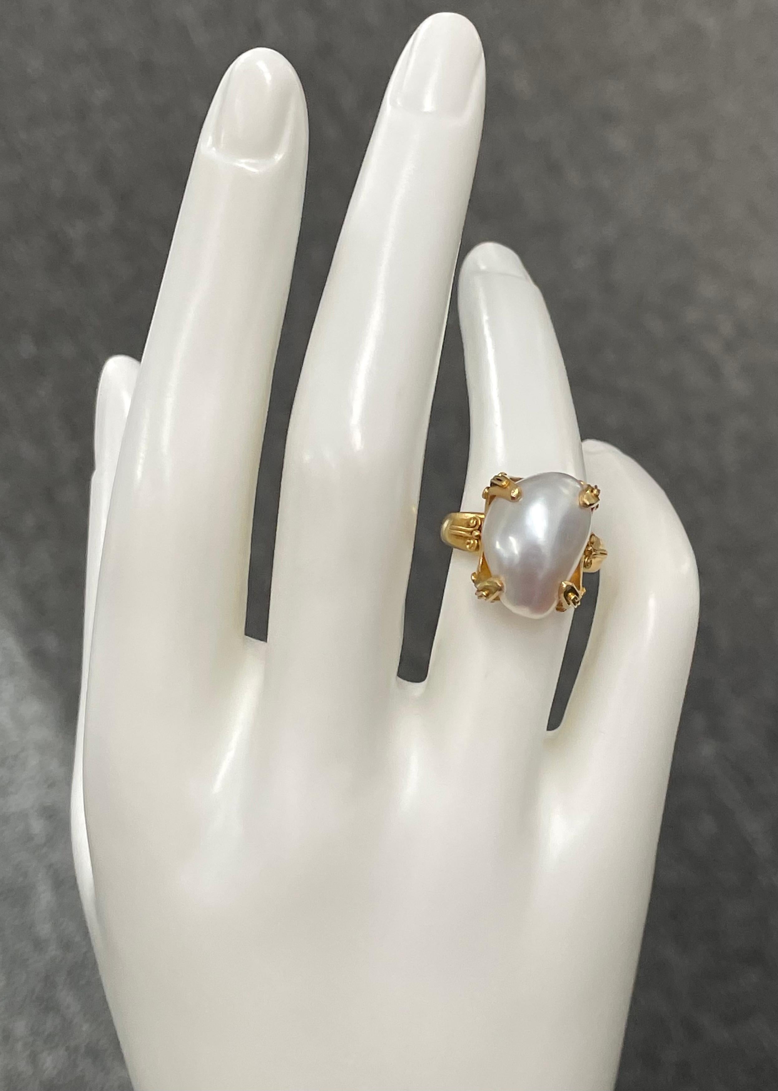 Steven Battelle 12.0 Carats Keshi Pearl 18K Gold Ring For Sale 4
