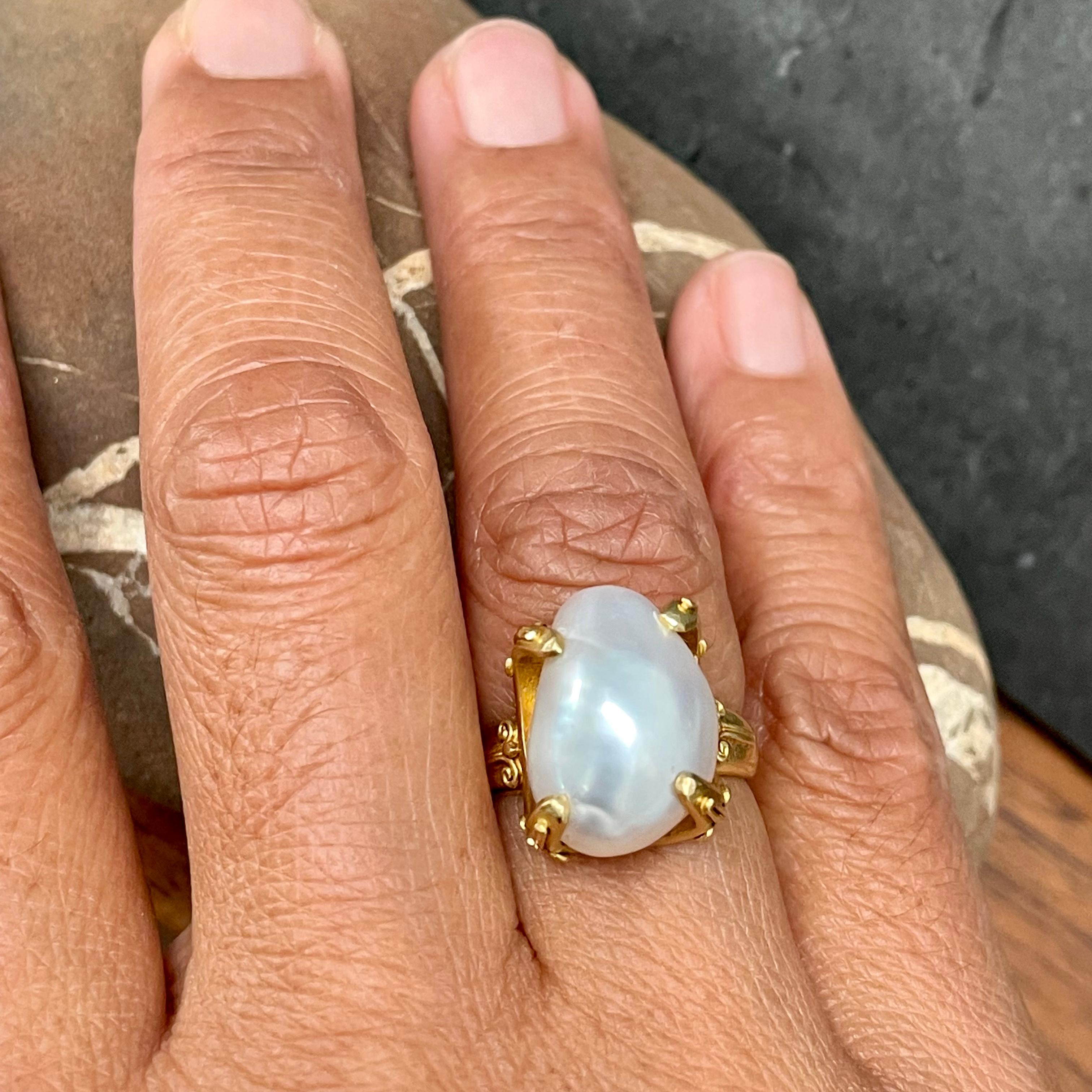 Steven Battelle 12.0 Carats Keshi Pearl 18K Gold Ring In New Condition For Sale In Soquel, CA