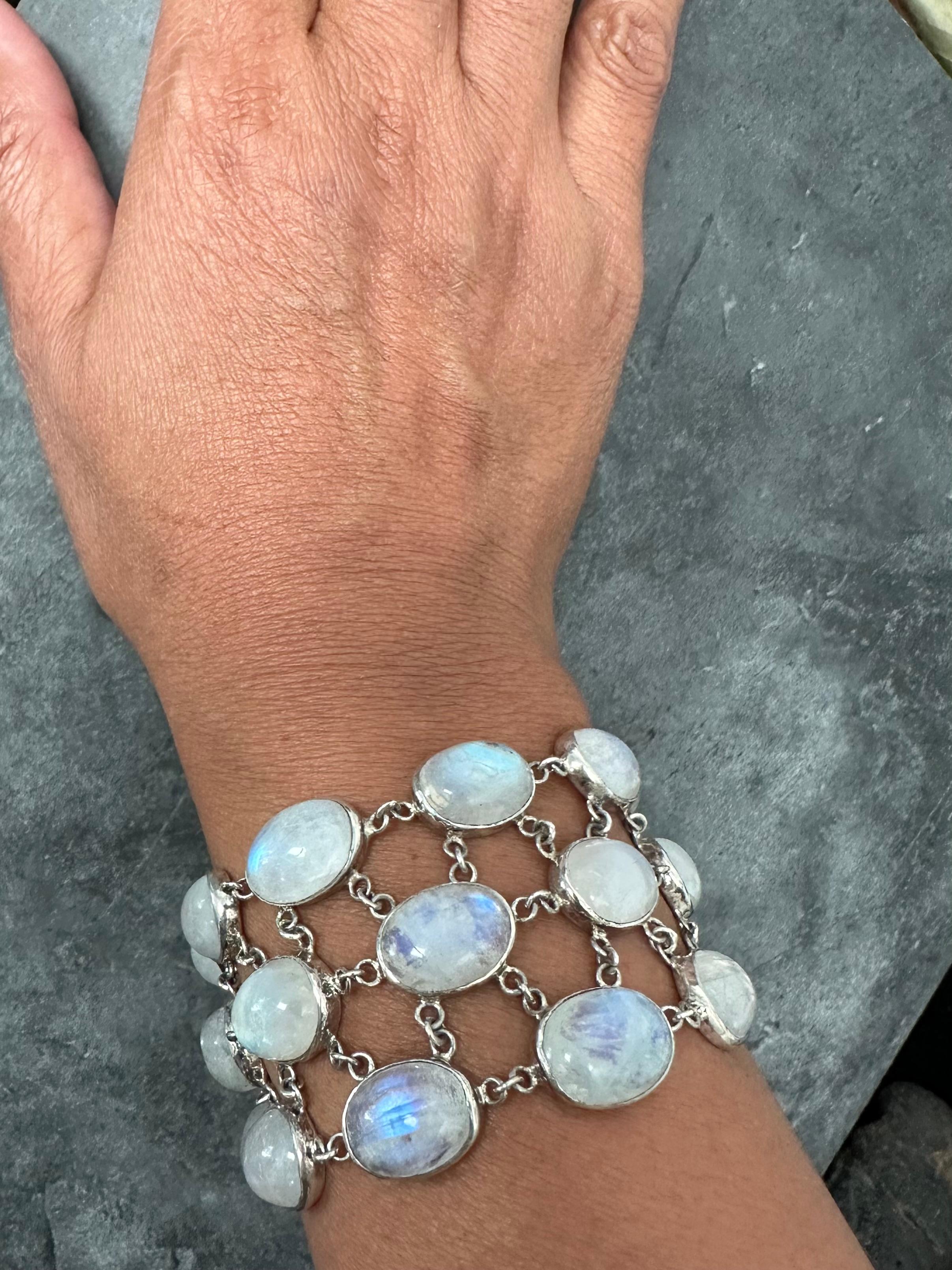 Steven Battelle 120.0 Carats Rainbow Moonstone Sterling Silver Bracelet  In New Condition For Sale In Soquel, CA