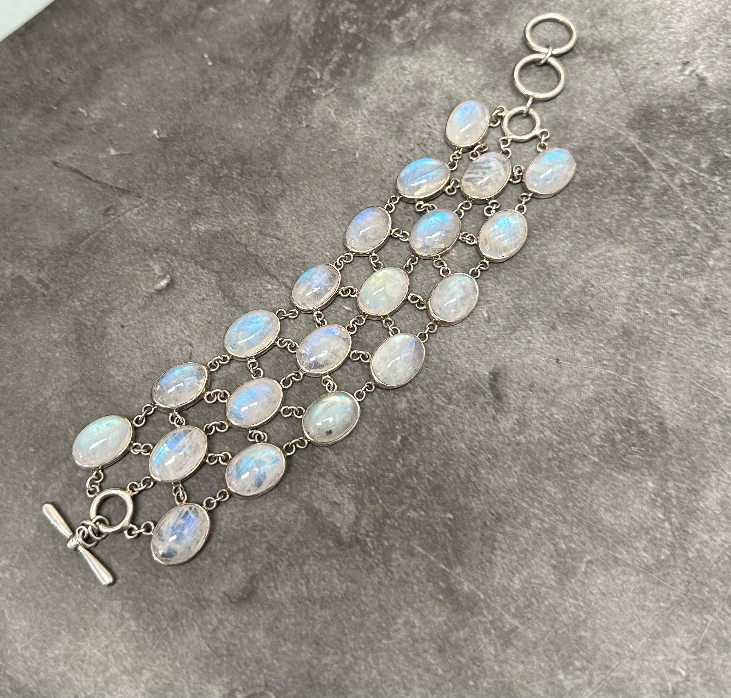 Steven Battelle Bracelet en argent sterling avec pierre de lune arc-en-ciel 120,0 carats  Pour femmes en vente