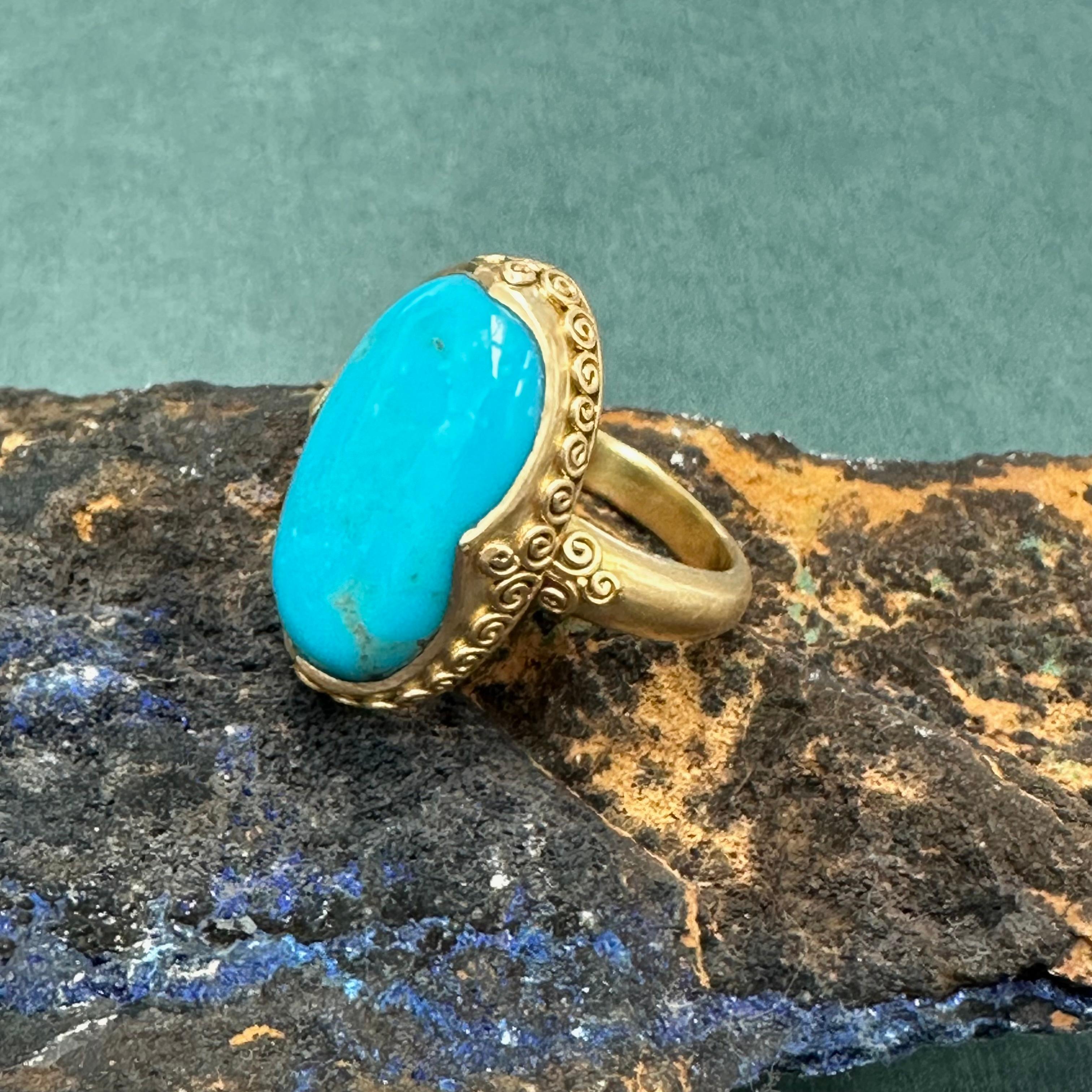 Women's or Men's Steven Battelle 12.6 Carats Sleeping Beauty Turquoise 18K Gold Ring For Sale