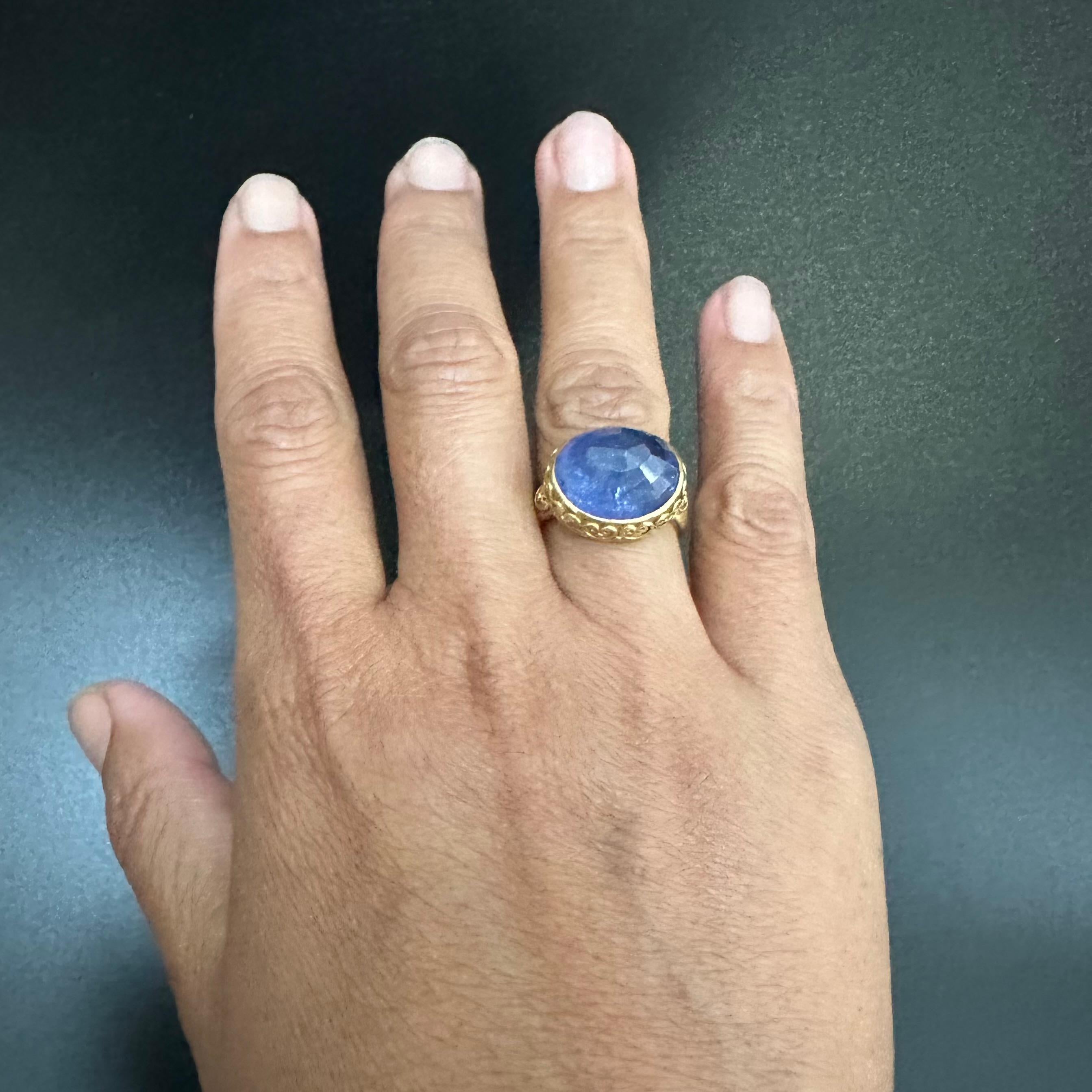 Steven Battelle 12.8 Carats Tanzanite 18K Gold Ring In New Condition For Sale In Soquel, CA