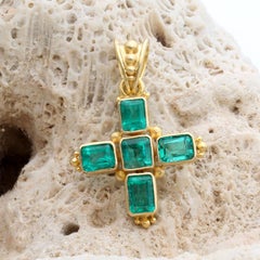 Steven Battelle 1.3 Carats Columbian Emeralds 18K Gold Cross Pendant