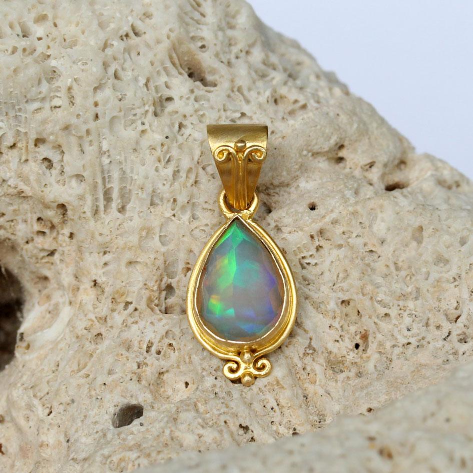 Contemporain Steven Battelle Pendentif en or 18 carats avec opale éthiopienne de 1,3 carat en vente