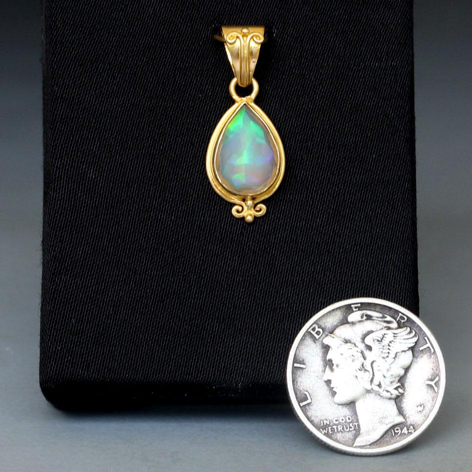 Steven Battelle Pendentif en or 18 carats avec opale éthiopienne de 1,3 carat Pour femmes en vente