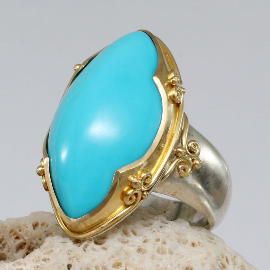 Steven Battelle 13.0 Carats Sleeping Beauty Turquoise Sterling/18K Gold Ring In New Condition For Sale In Soquel, CA