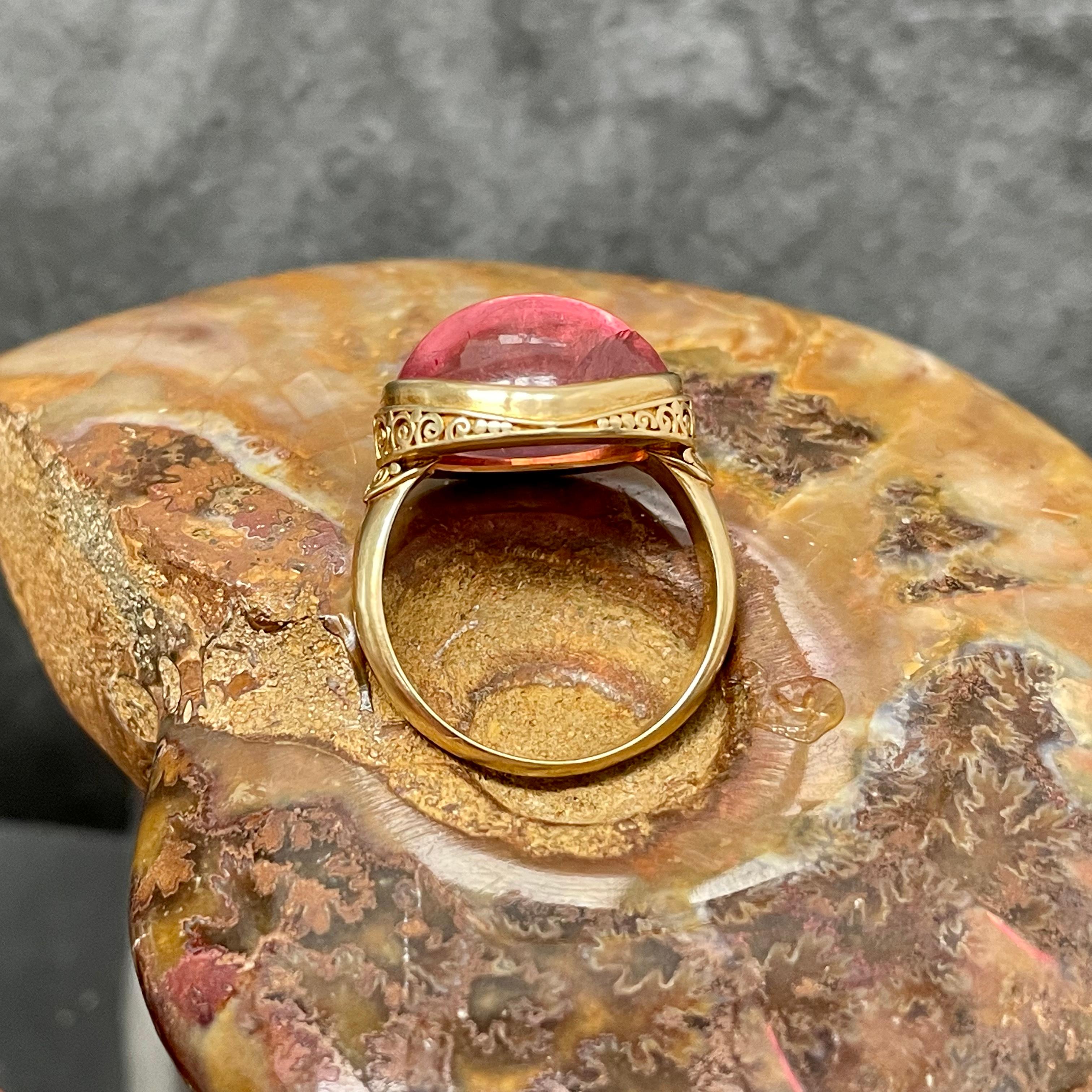 Women's or Men's Steven Battelle 13.1 Carats Pink Tourmaline 18K Gold Ring For Sale