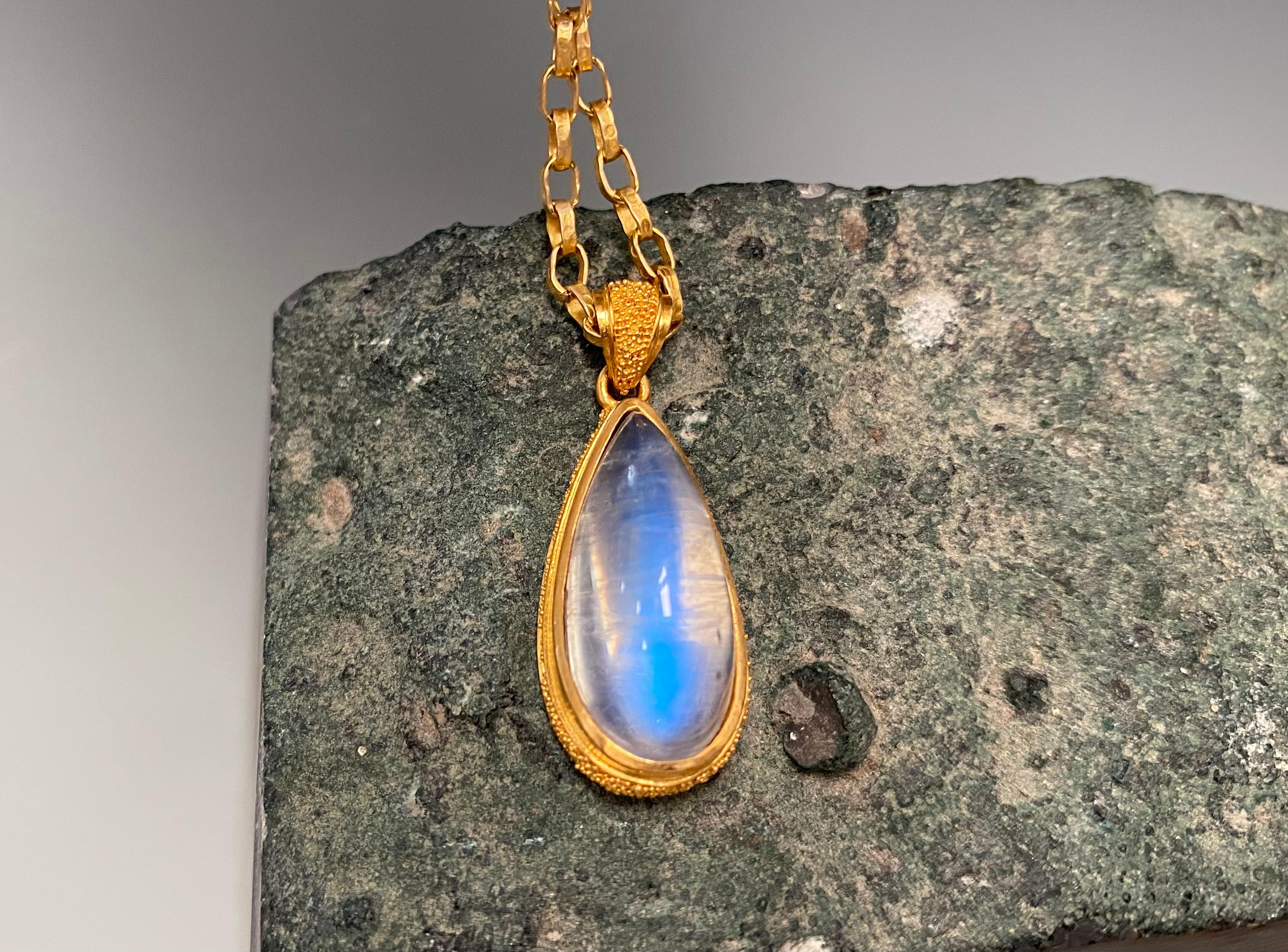 Steven Battelle 13.3 Carat Rainbow Moonstone 22K Gold Pendant In New Condition In Soquel, CA