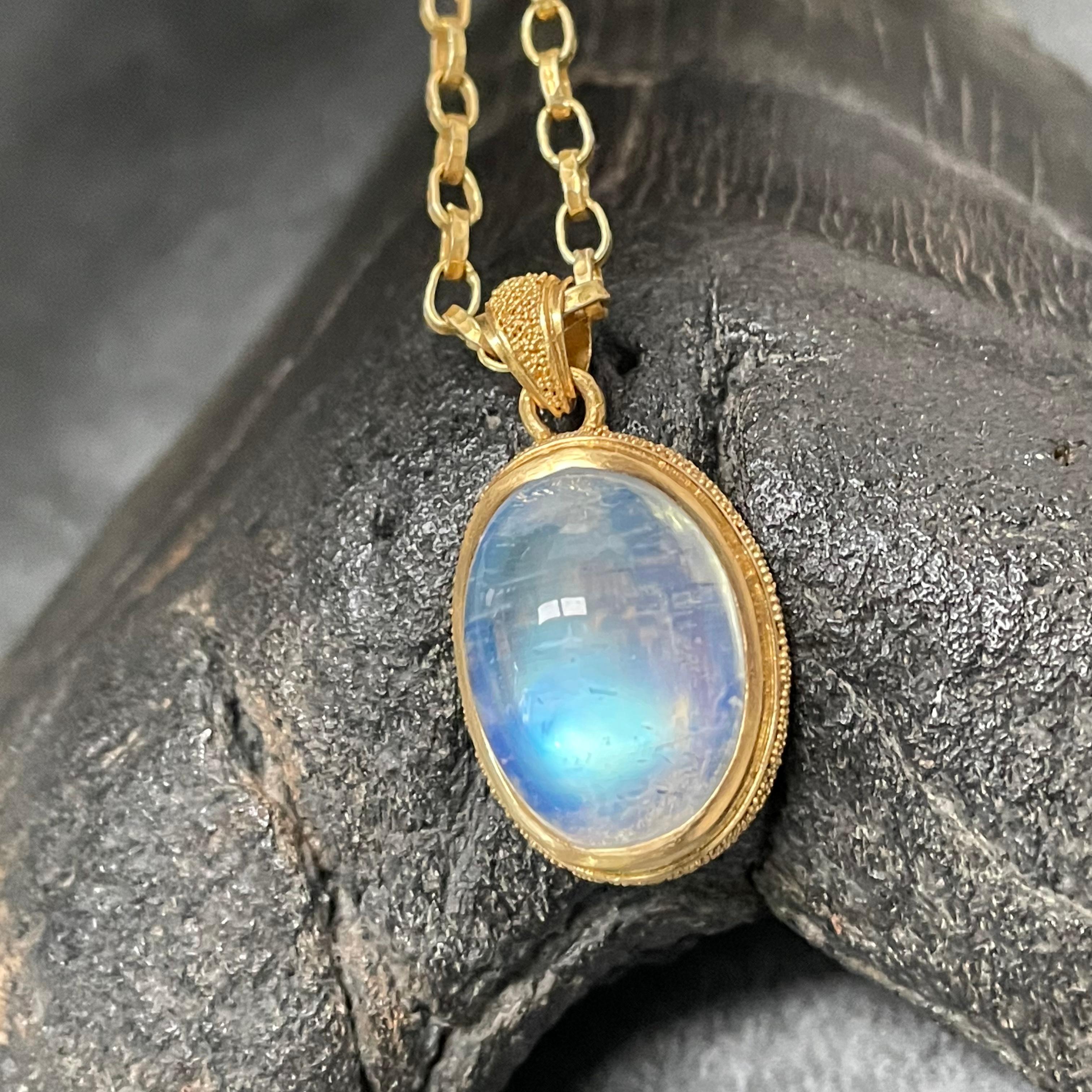 Steven Battelle 13.3 Carats Rainbow Moonstone 22k Gold Pendant For Sale 4