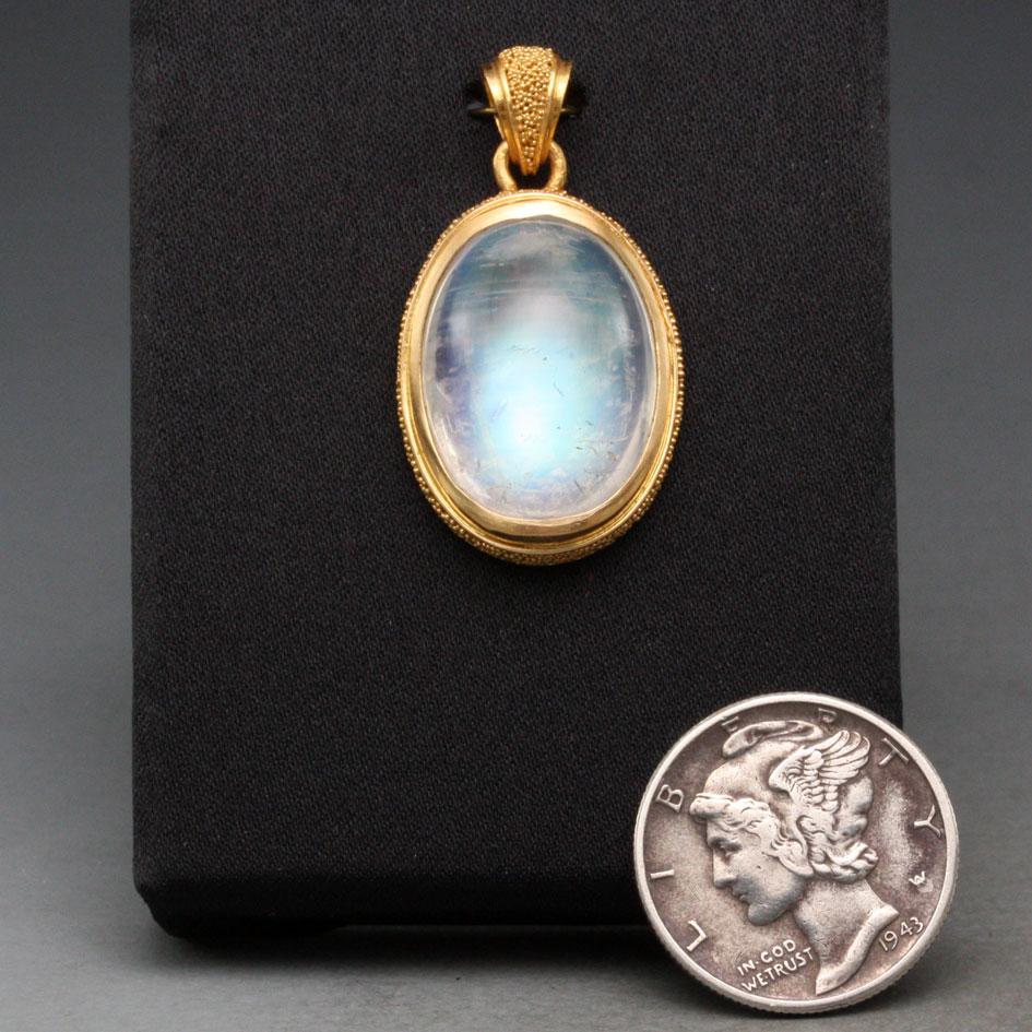 Steven Battelle 13.3 Carats Rainbow Moonstone 22k Gold Pendant For Sale 2