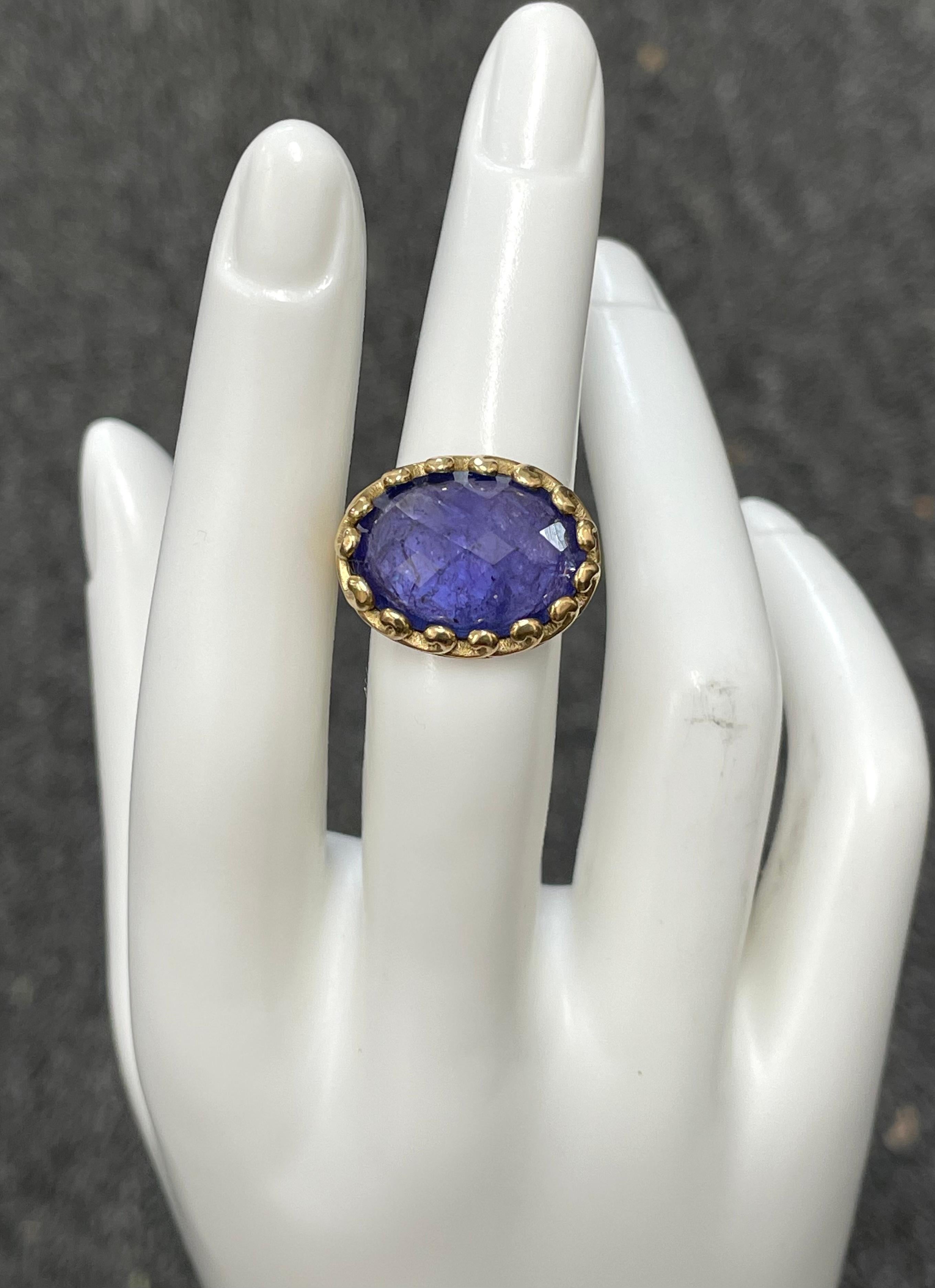 13.3 Carats Rose Cut Tanzanite 18k Gold Ring For Sale 6