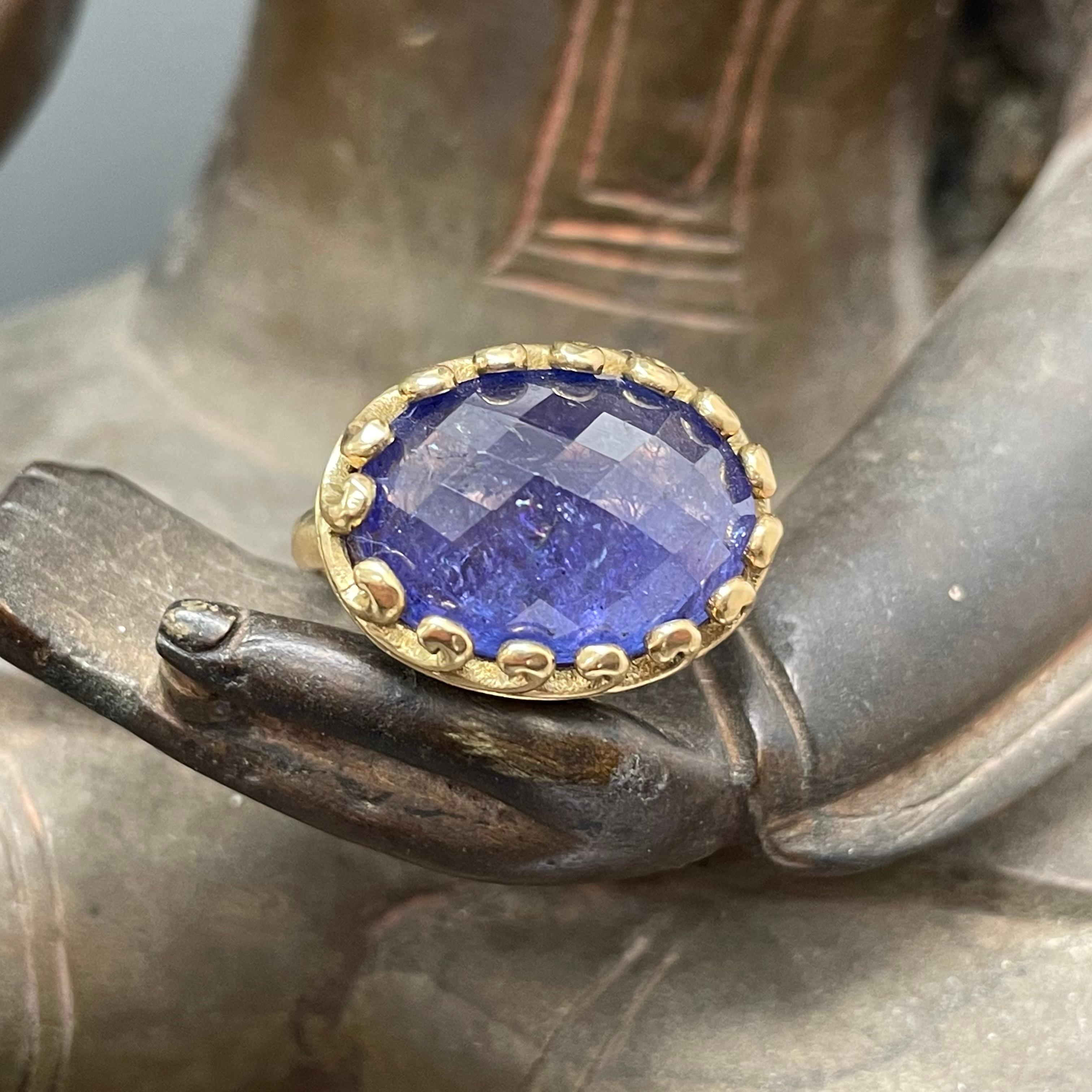 13.3 Carats Rose Cut Tanzanite 18k Gold Ring For Sale 1