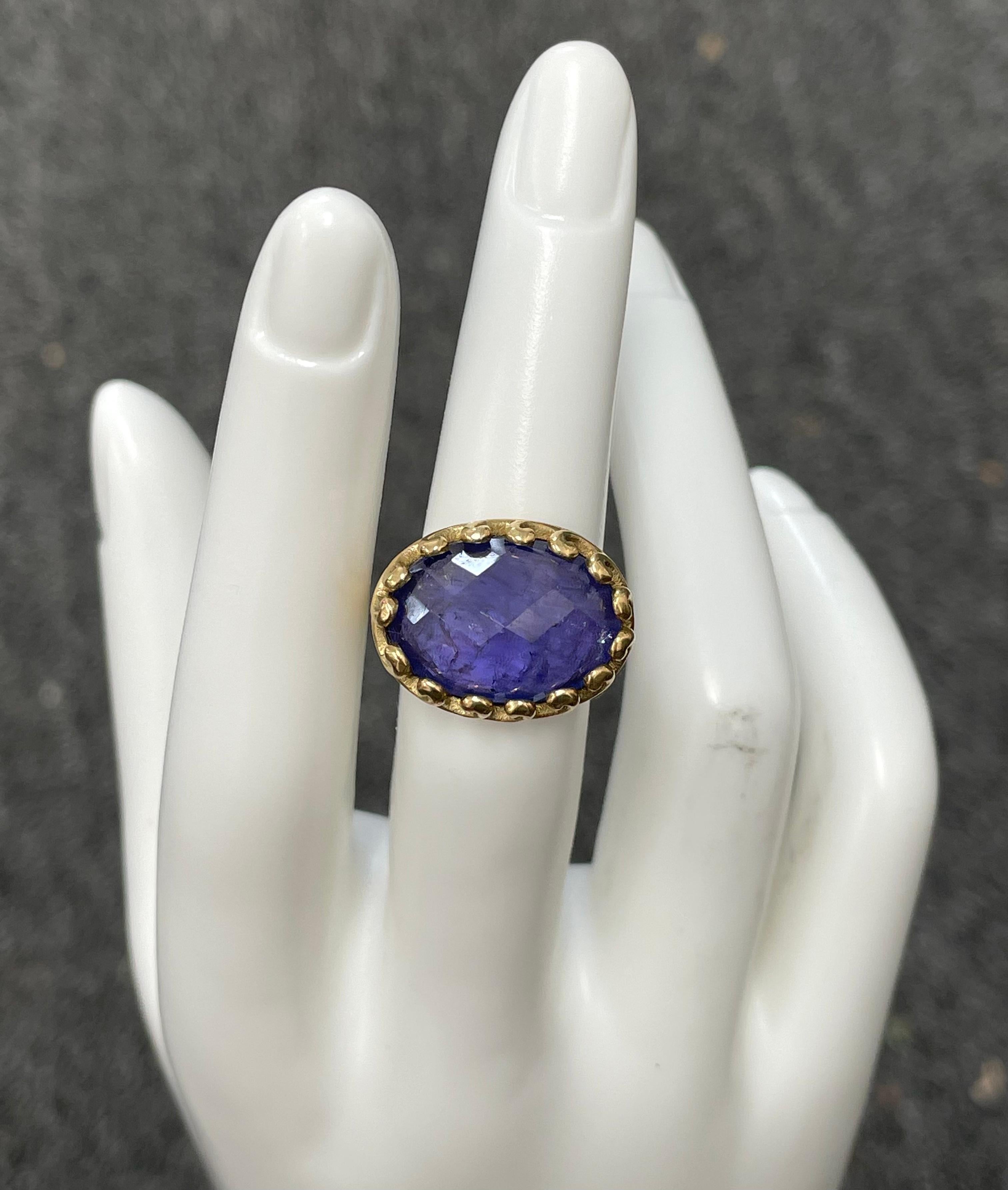 13.3 Carats Rose Cut Tanzanite 18k Gold Ring For Sale 3