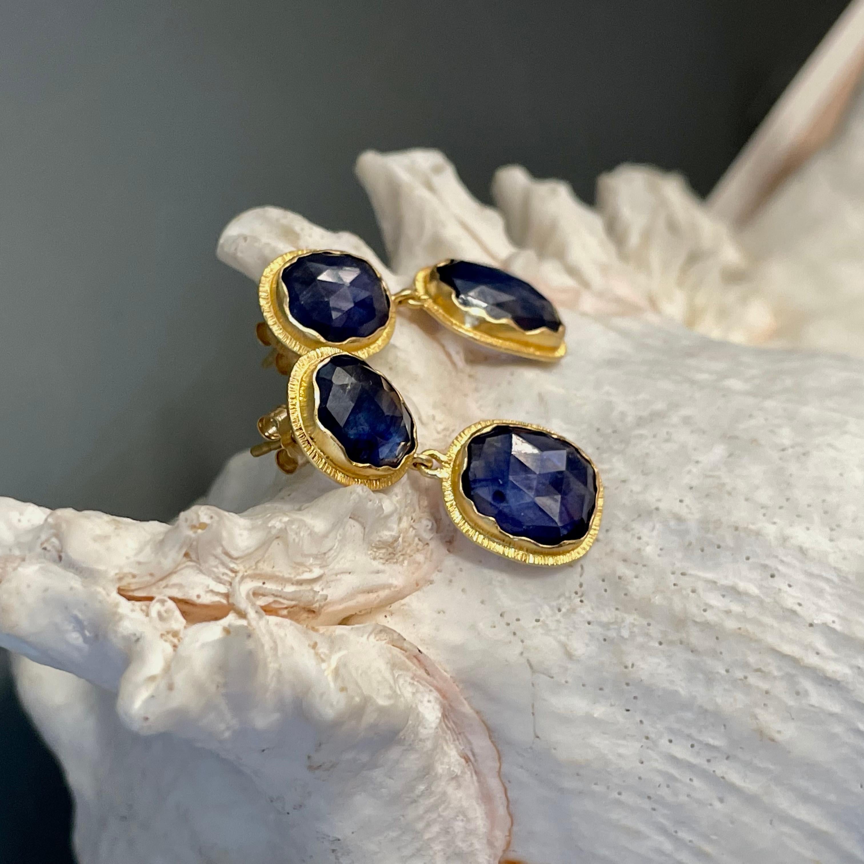 Women's Steven Battelle 13.5 Carats Blue Sapphire 18K Gold Post Earrings For Sale